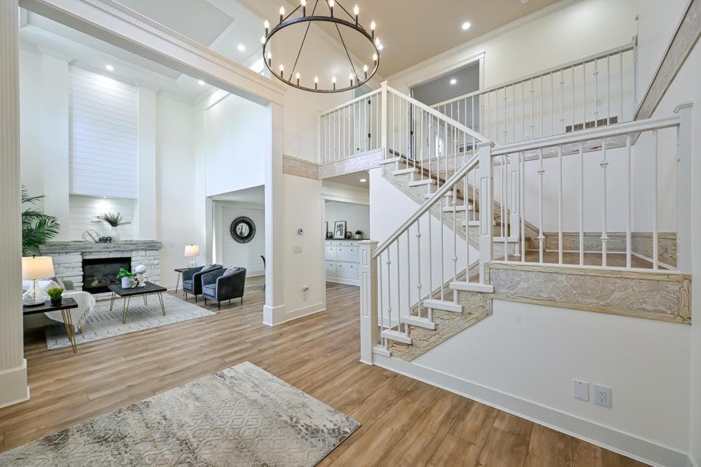 9709 Crown Crescent, Surrey, V3V 2T7 — photo 3
