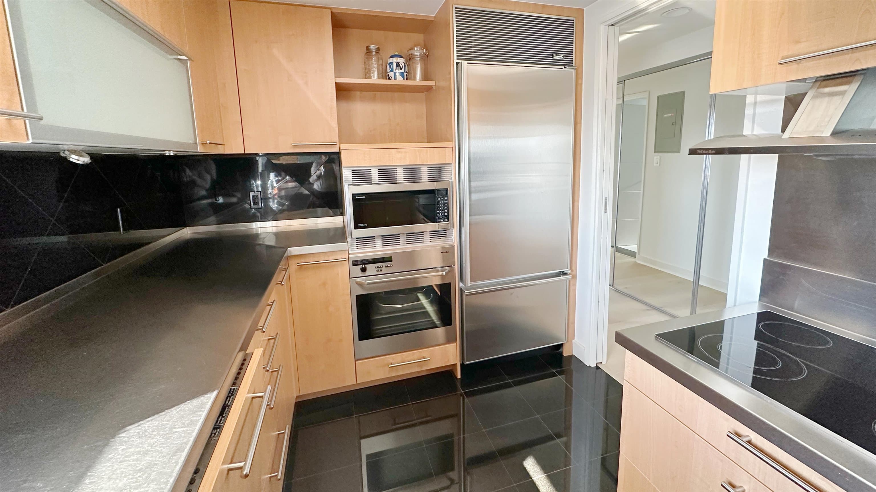 10 - 2575 Tolmie Street, Vancouver, V6R 4M1 — photo 4
