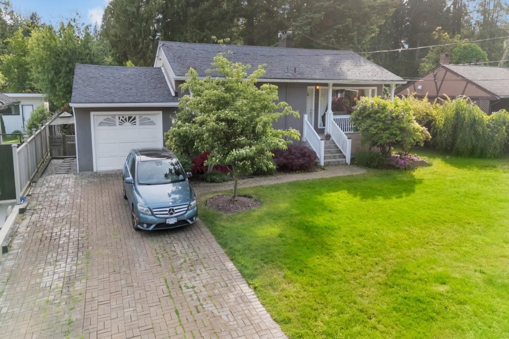 1075 Ruthina Avenue, North Vancouver, V7R 2E7 — photo 4