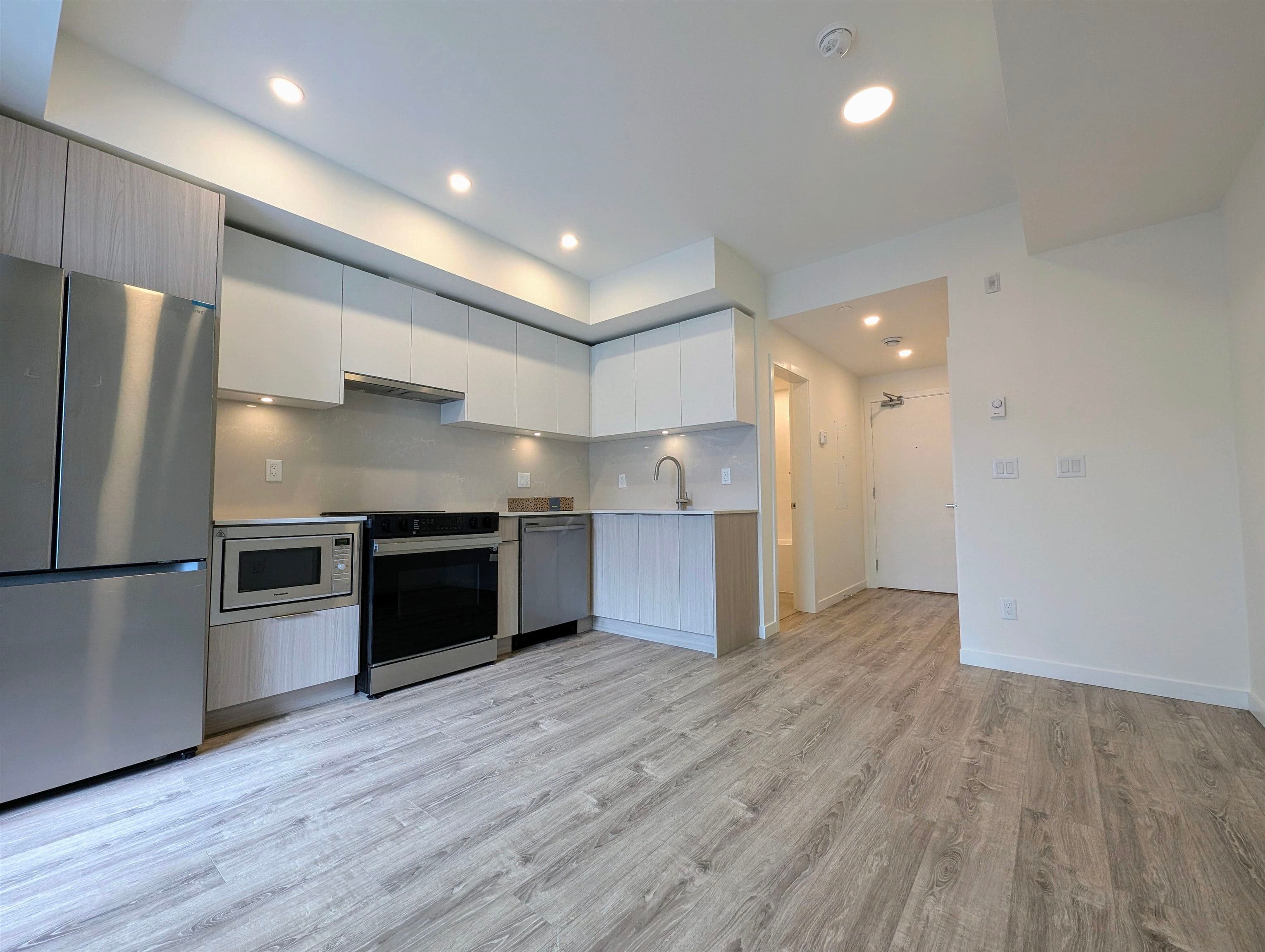 501 - 10829 140 Street, Surrey, V3R 0H4 — photo 2