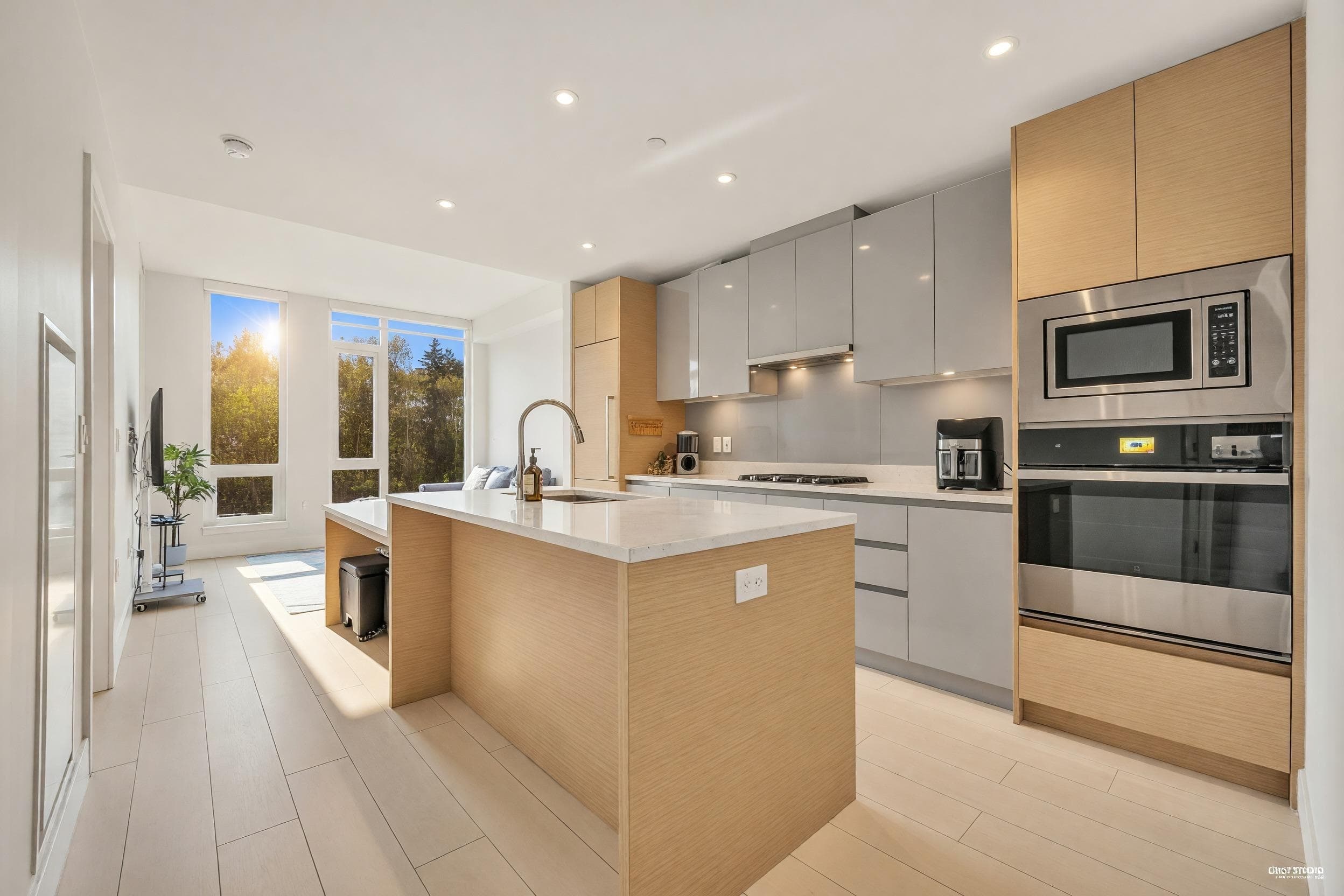 512 - 3538 Sawmill Crescent, Vancouver