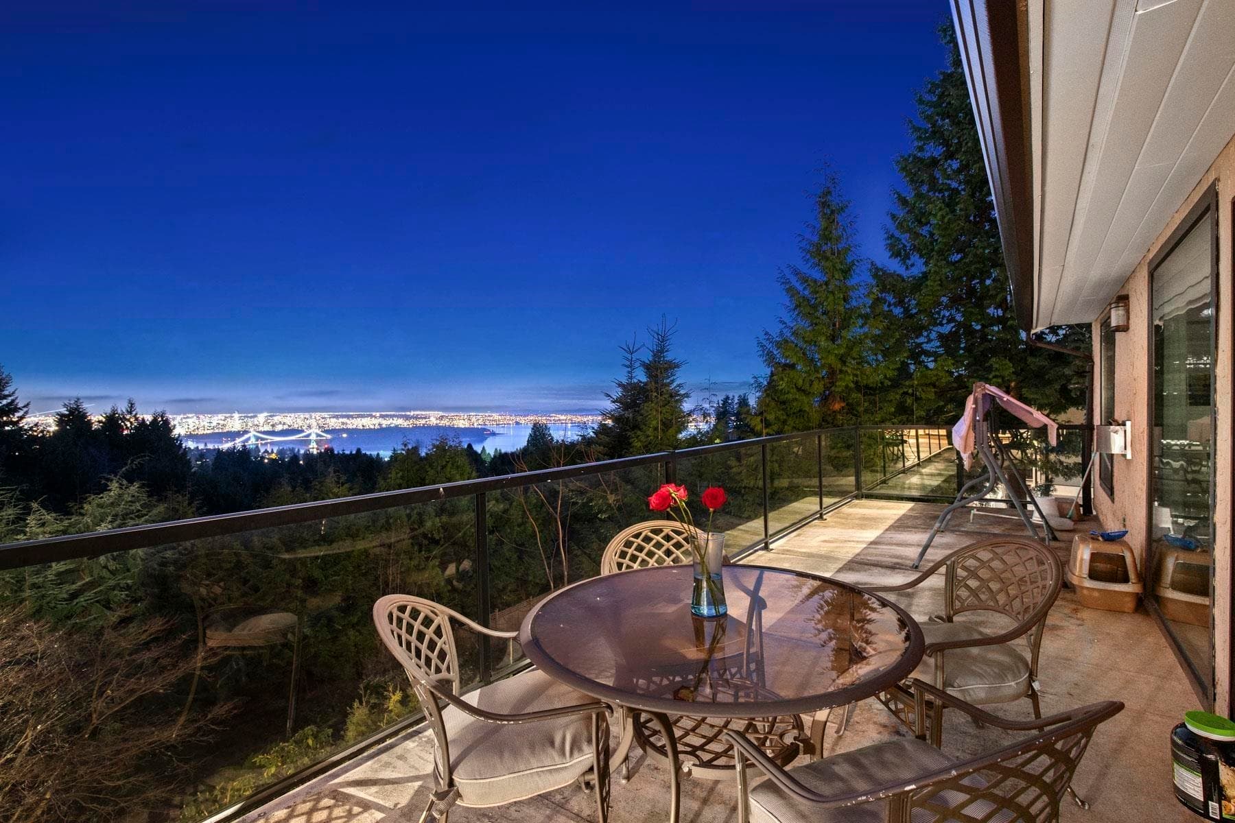 1375 Burnside Road, West Vancouver, V7S 2P6 — photo 2