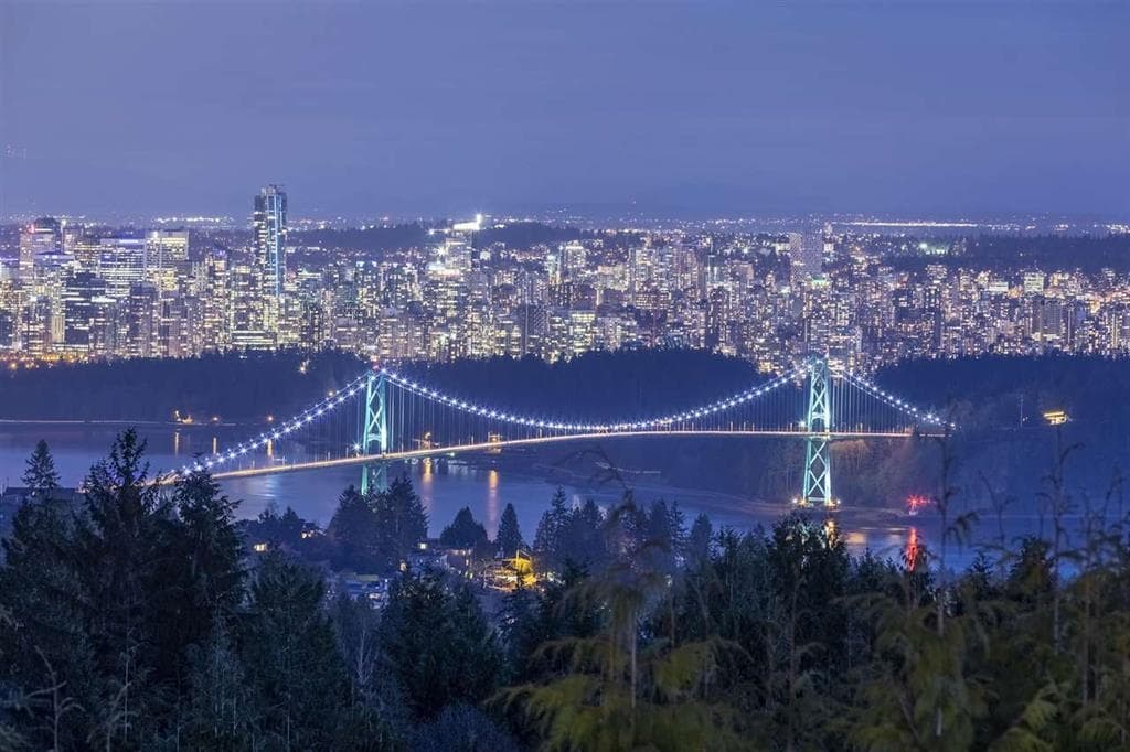 1375 Burnside Road, West Vancouver