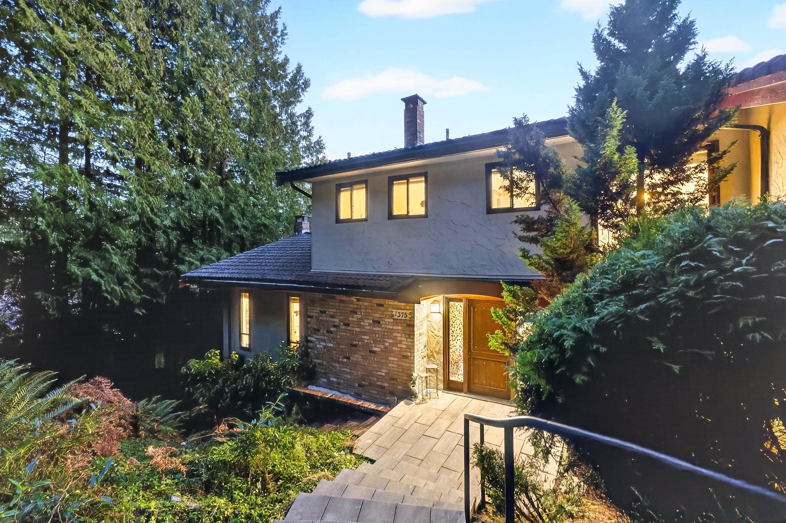1375 Burnside Road, West Vancouver, V7S 2P6 — photo 5