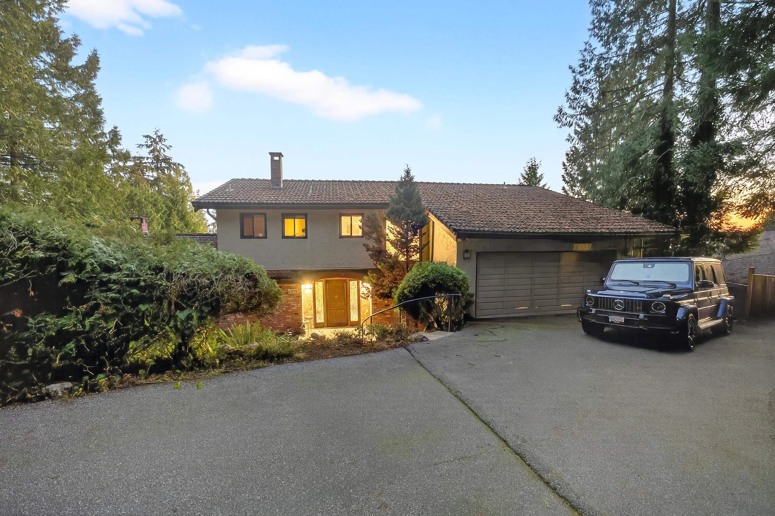 1375 Burnside Road, West Vancouver, V7S 2P6 — photo 4