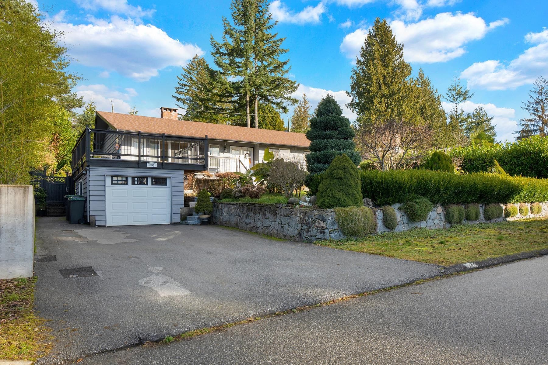638 Elstree Place, North Vancouver, V7N 2Y3 — photo 2
