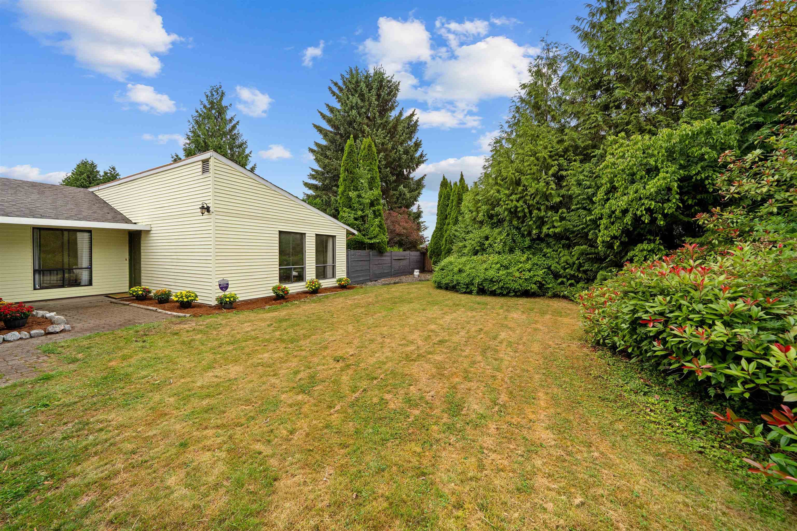 21513 Spring Avenue, Maple Ridge, V4R 2K8 — photo 5