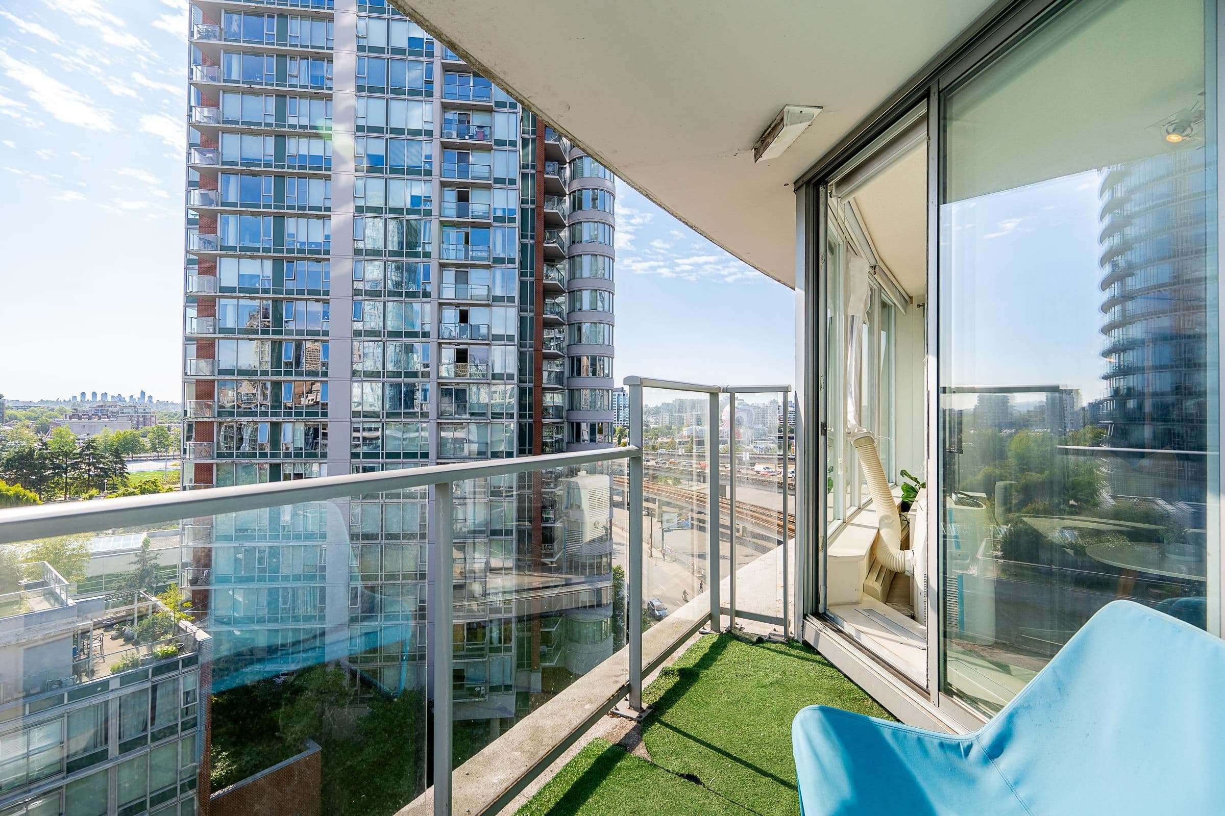 1002 - 689 Abbott Street, Vancouver, V6B 0J2 — photo 2