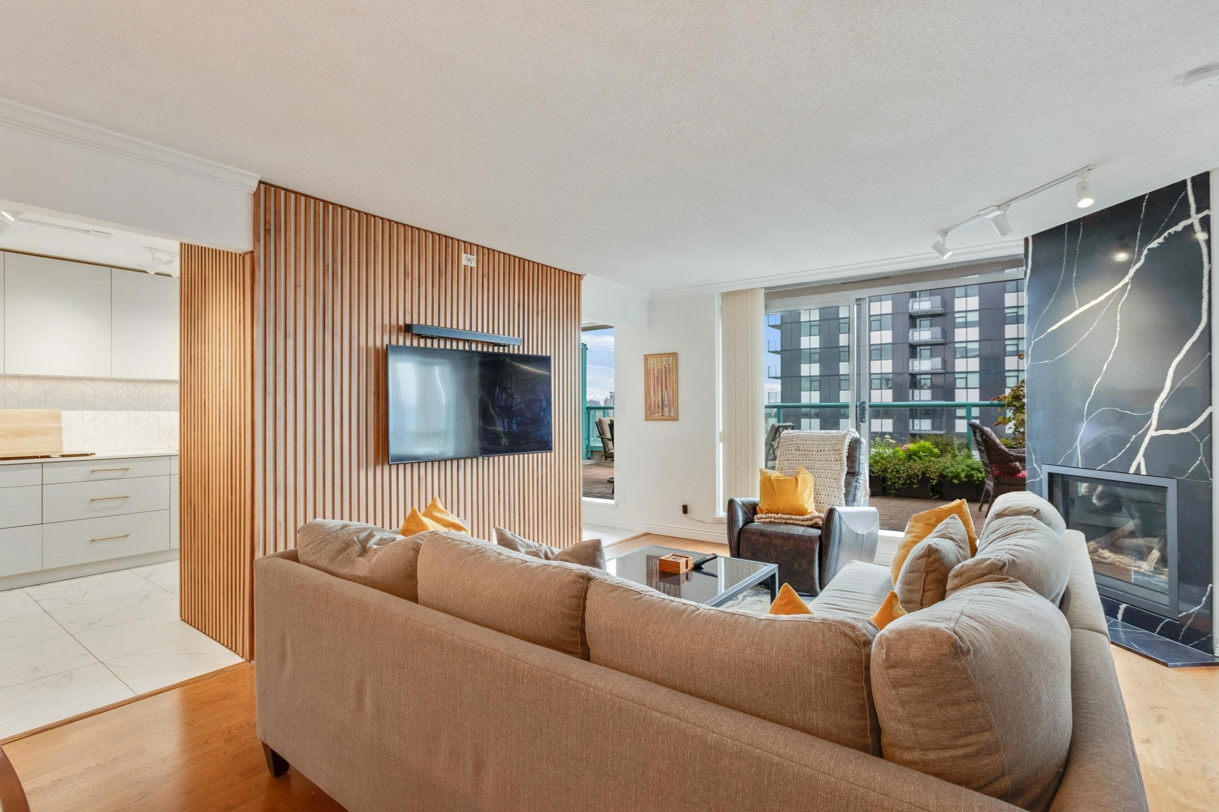 2102 - 612 Sixth Street, New Westminster