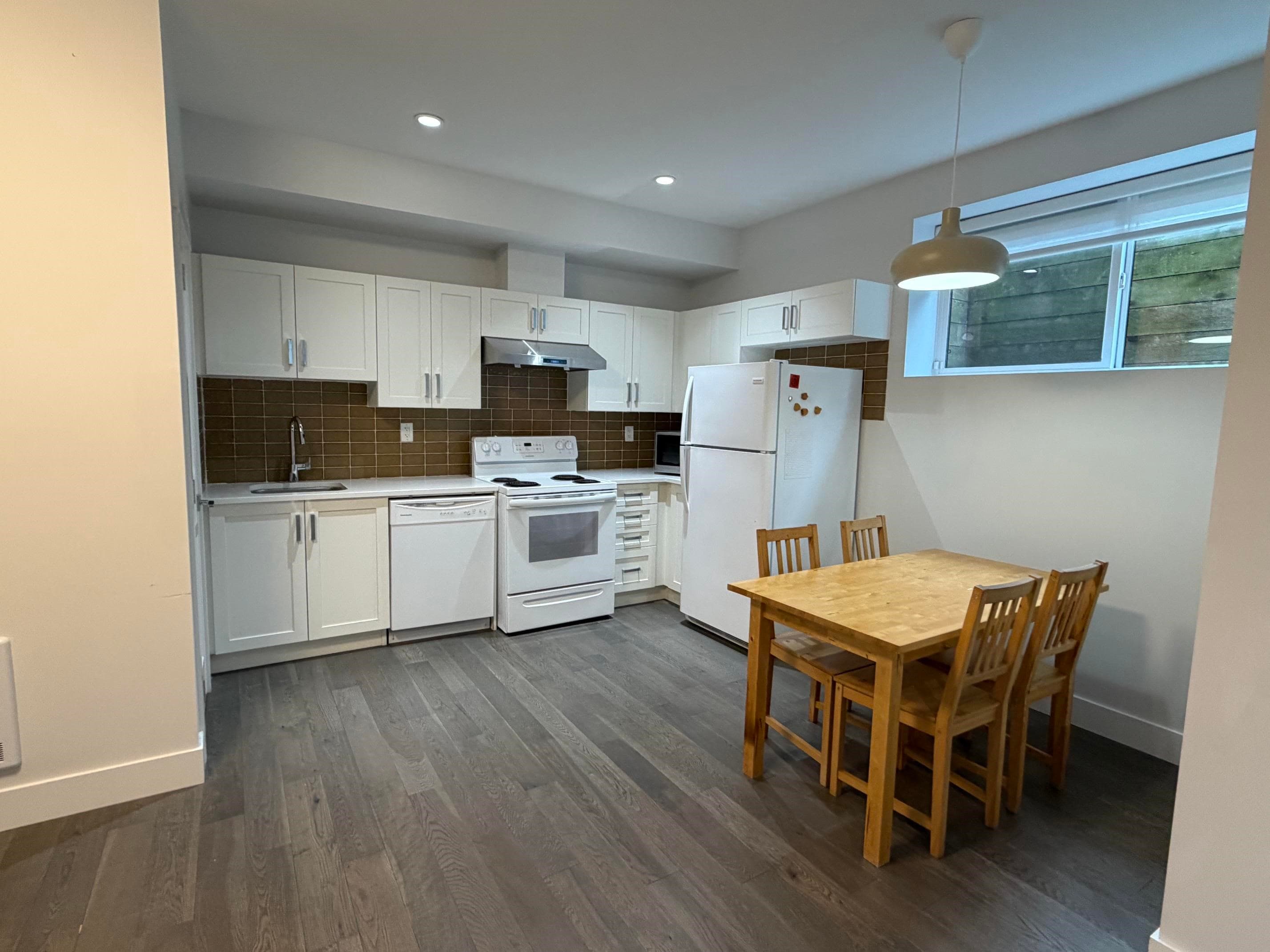 Basement - 16483 103 Avenue, Surrey