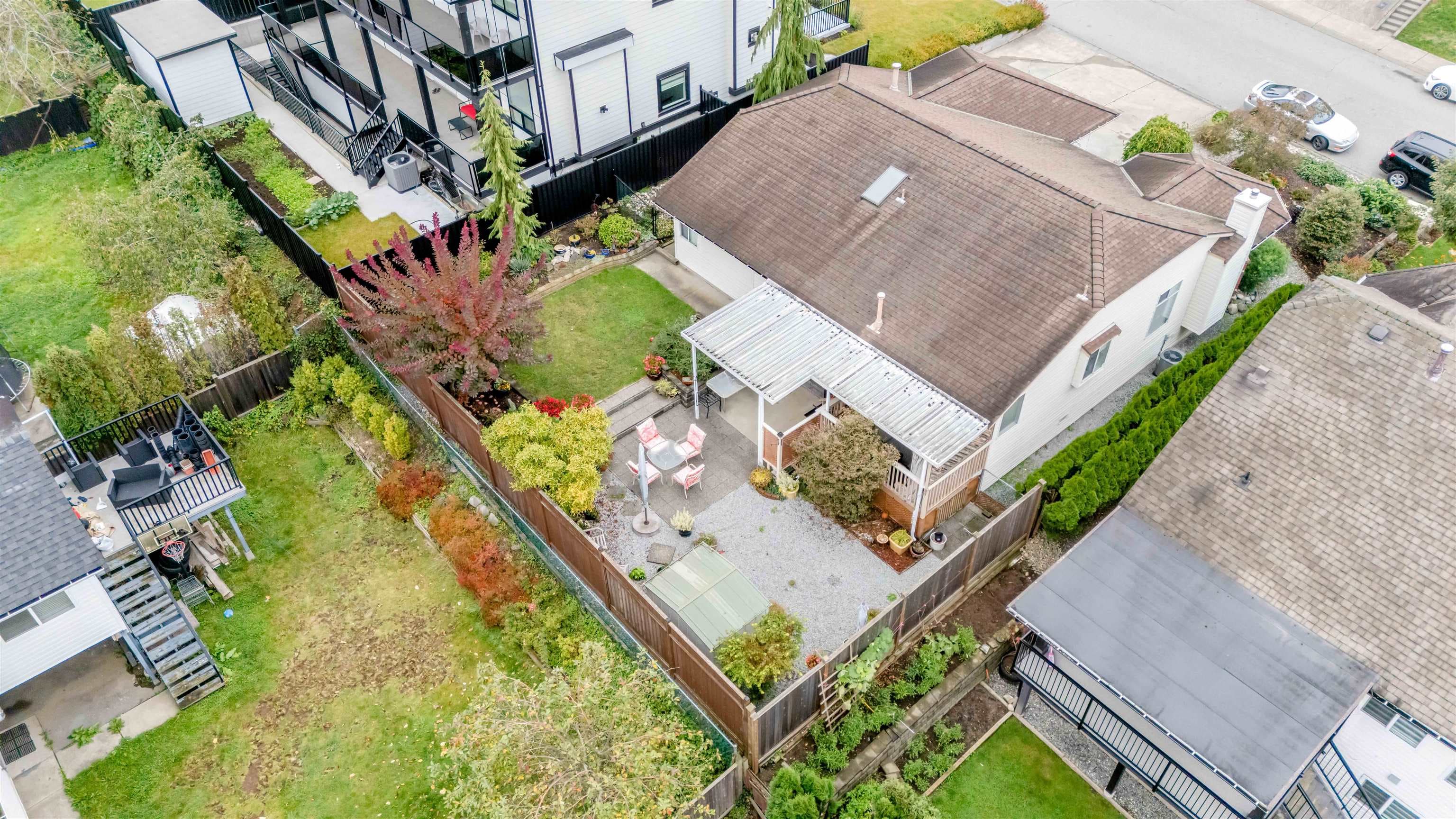 2830 Crossley Drive, Abbotsford, V2T 5H4 — photo 3