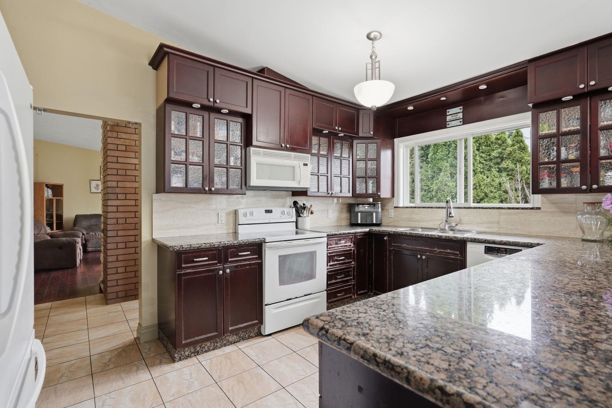 34017 Marshall Road, Abbotsford, V2S 1L8 — photo 5