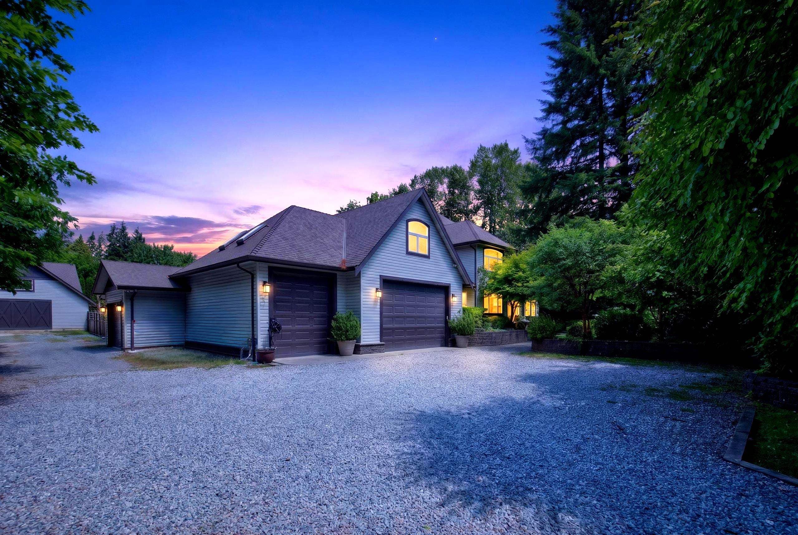 19185 90 Avenue, Surrey