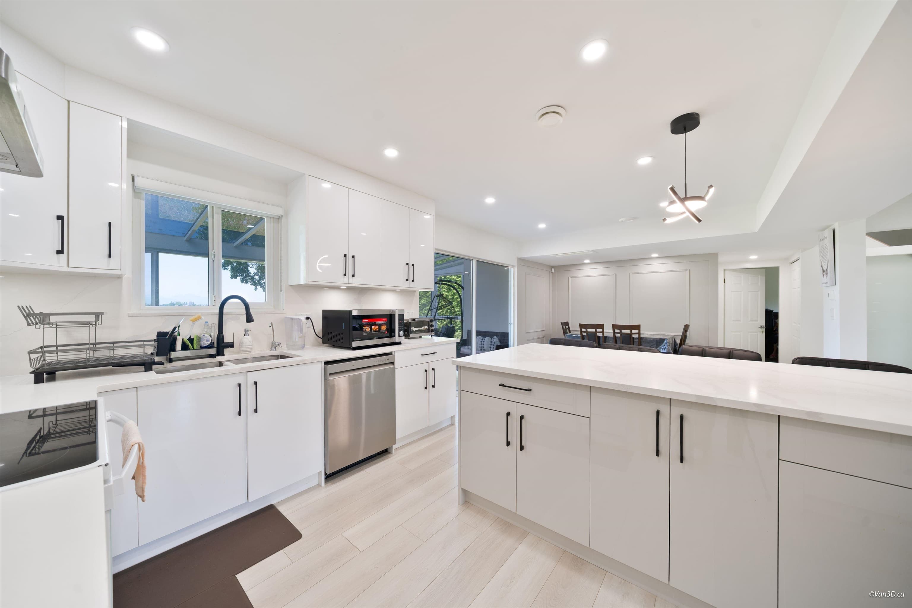 5835 Crescent Drive, Delta, V4K 2E7 — photo 2