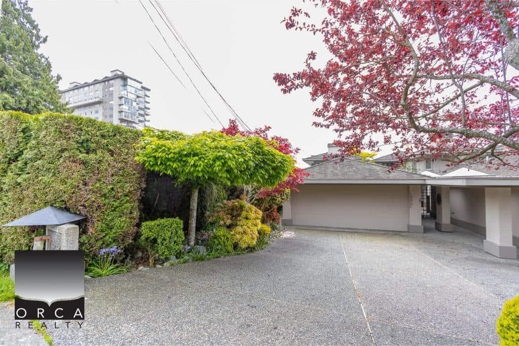 2424 Avenue Avenue, West Vancouver