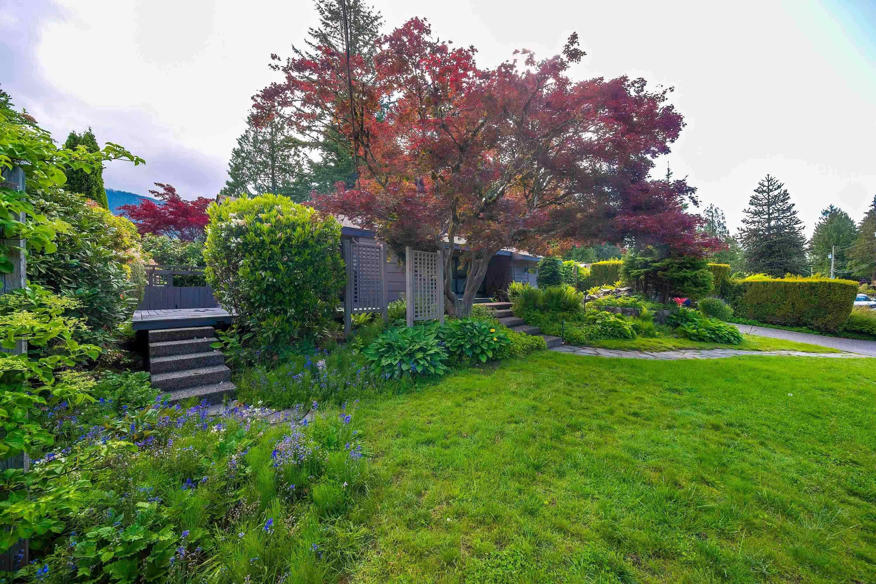 4096 Sunset Boulevard, North Vancouver, V7R 3Y8 — photo 2