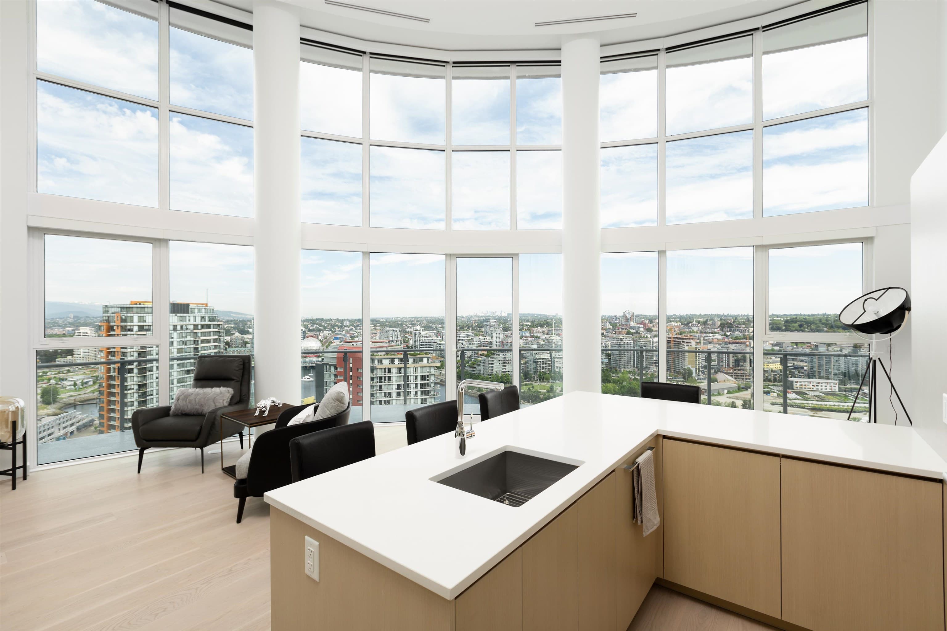 2817 - 89 Nelson Street, Vancouver