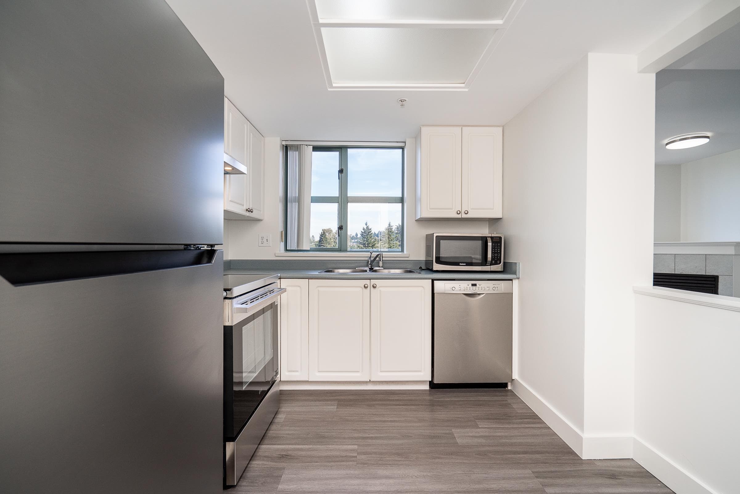 1602 - 200 Newport Drive, Port Moody, V3H 5B7 — photo 4