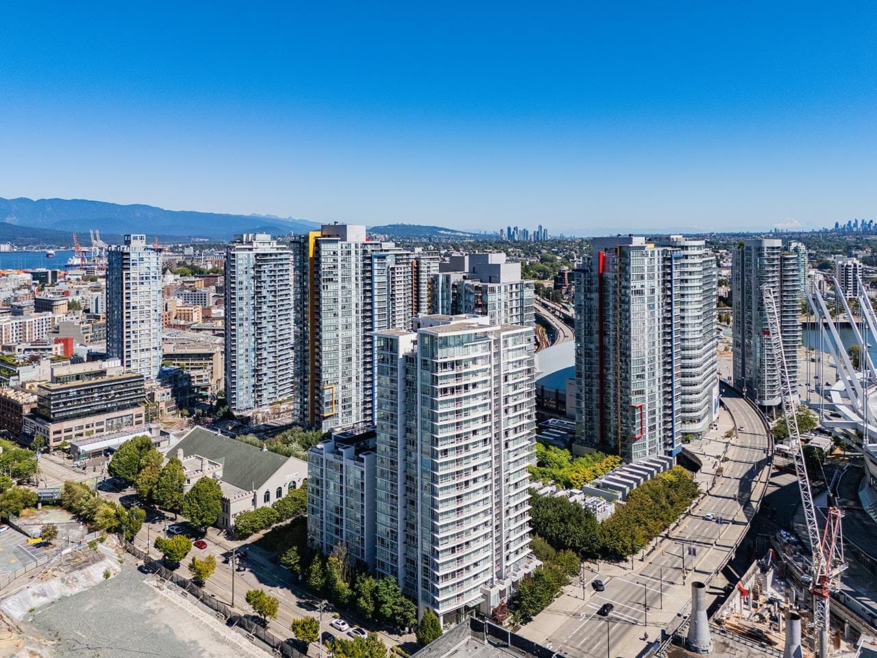 607 - 161 W Georgia Street, Vancouver, V6B 0K9 — photo 2