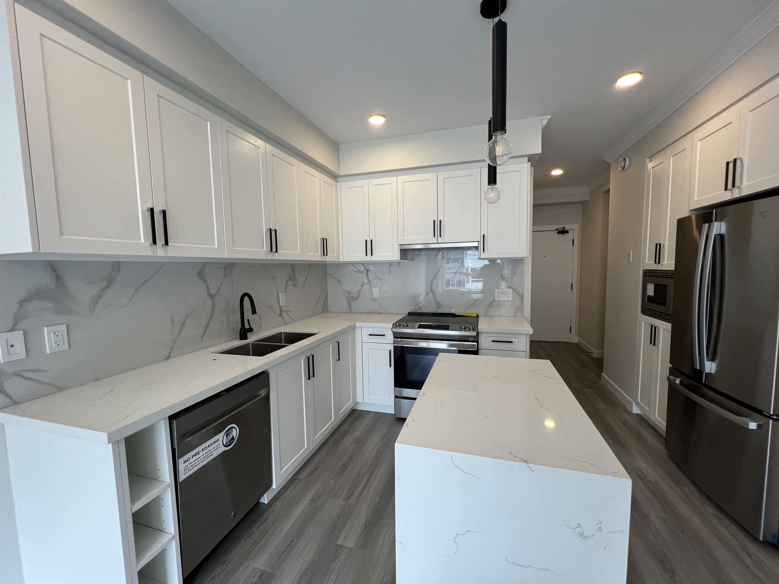 12143 223 Street, Maple Ridge, V2X 4R1 — photo 1
