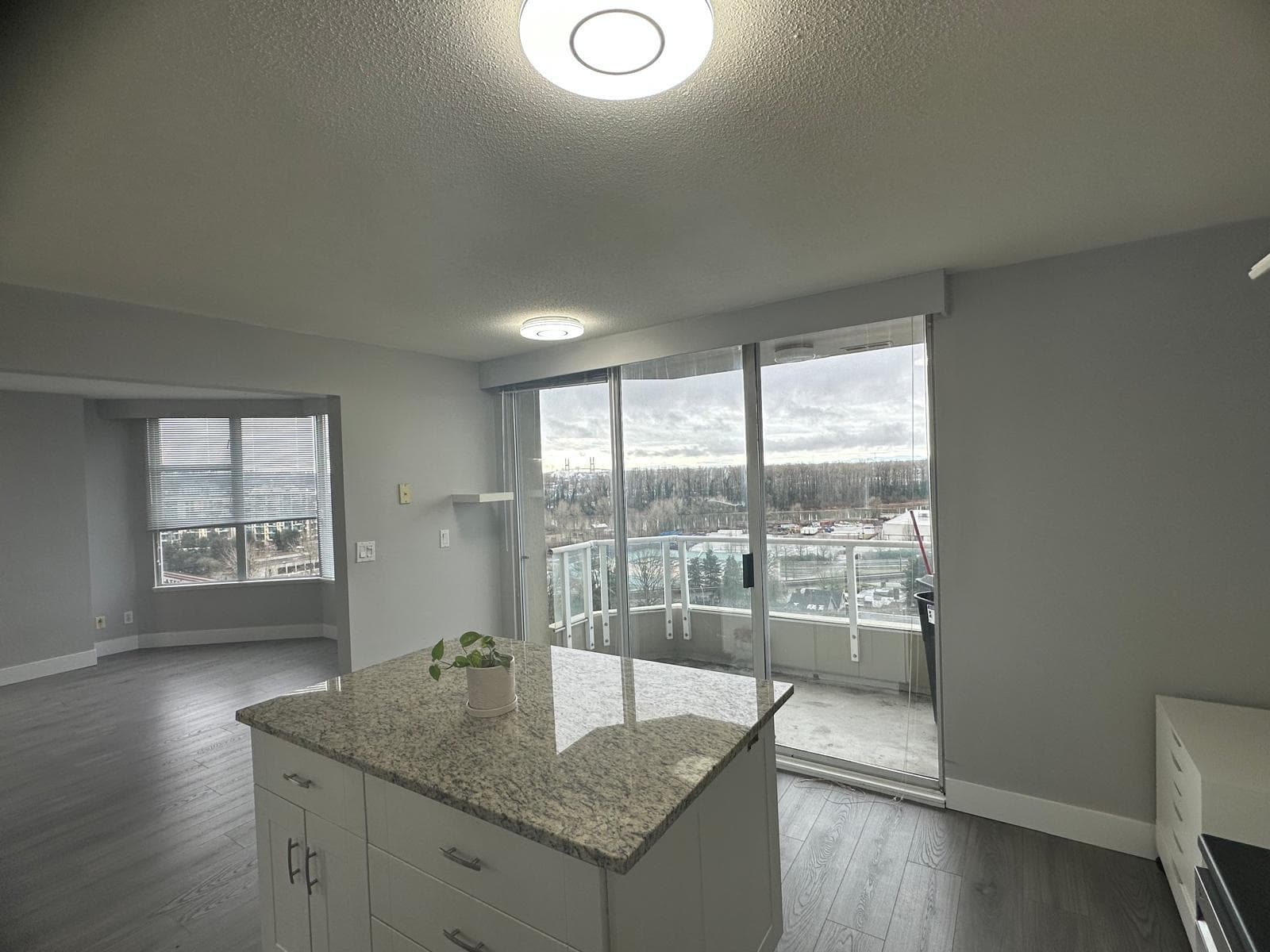 704 - 412 Twelfth Street, New Westminster, V3M 6R2 — photo 2