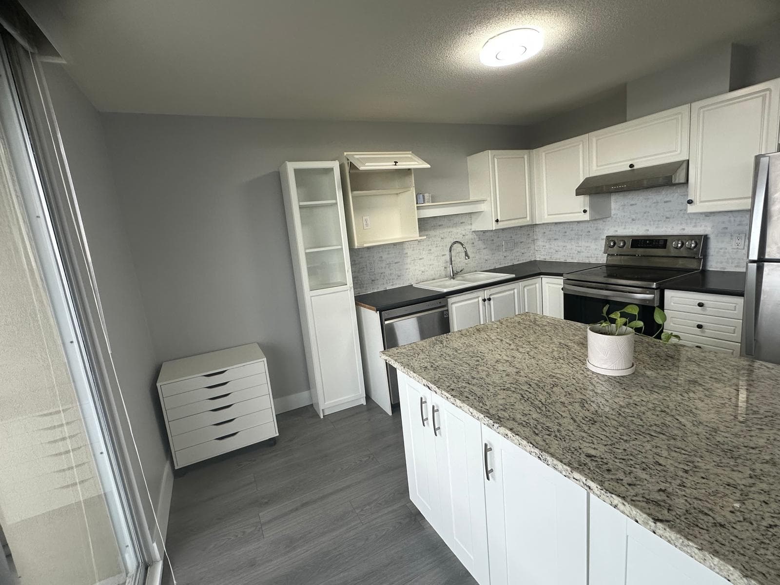 704 - 412 Twelfth Street, New Westminster, V3M 6R2 — photo 4