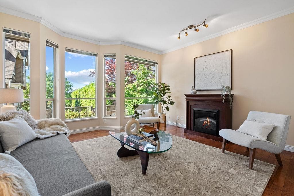1 - 230 E Keith Road, North Vancouver