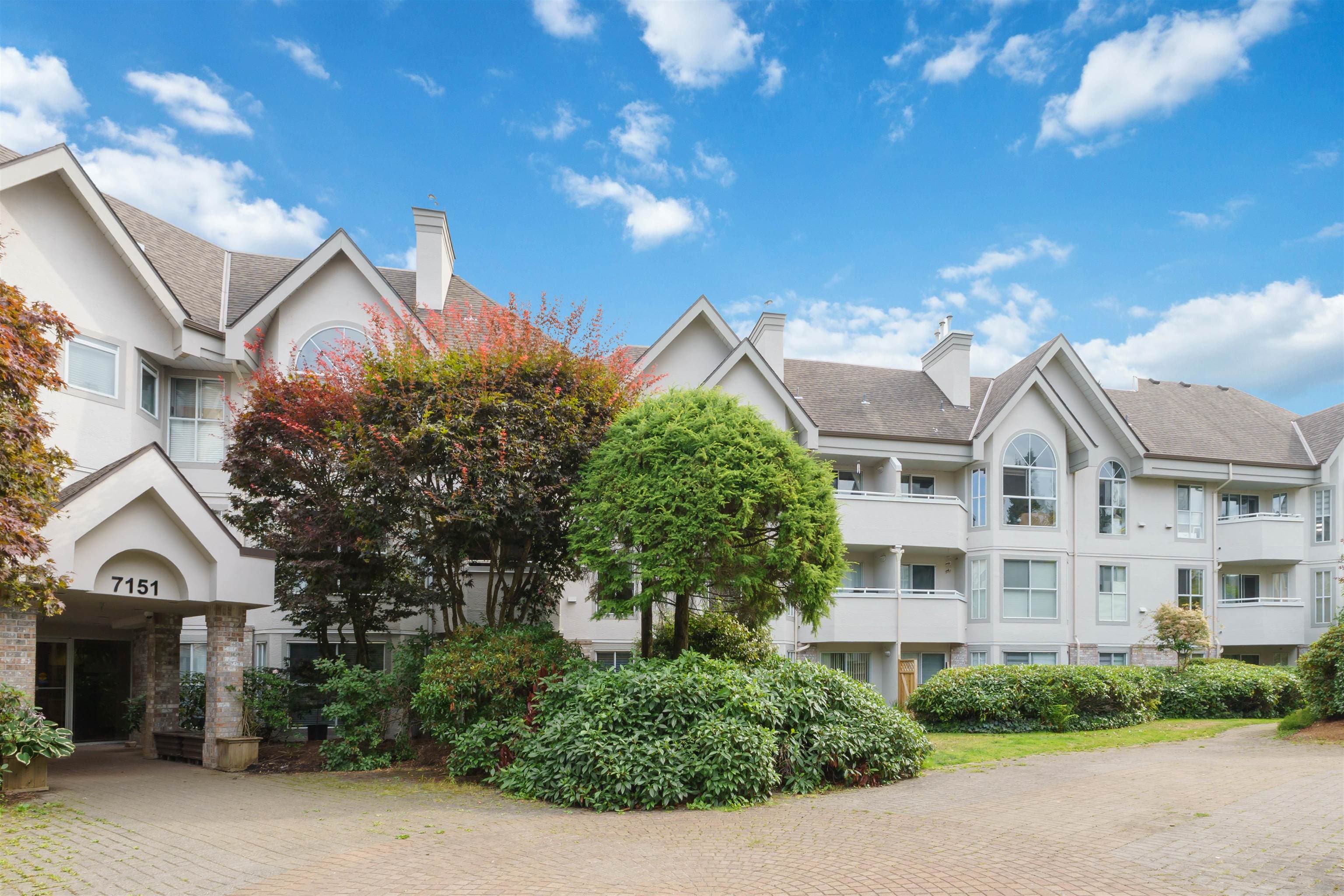 215 - 7151 121 Street, Surrey, V3W 0E7 — photo 2