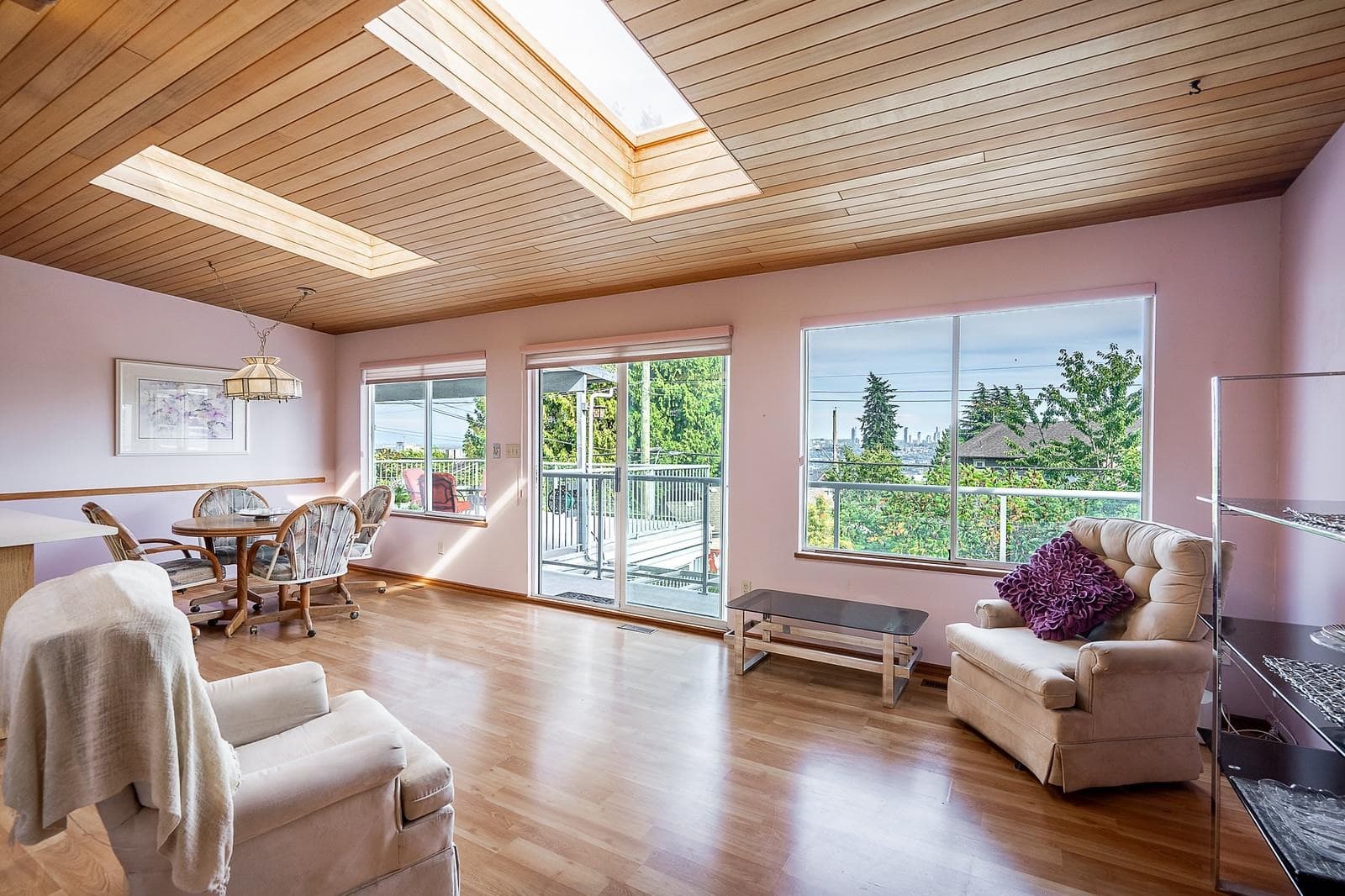 240 E Eighth Avenue, New Westminster, V3L 4K2 — photo 2