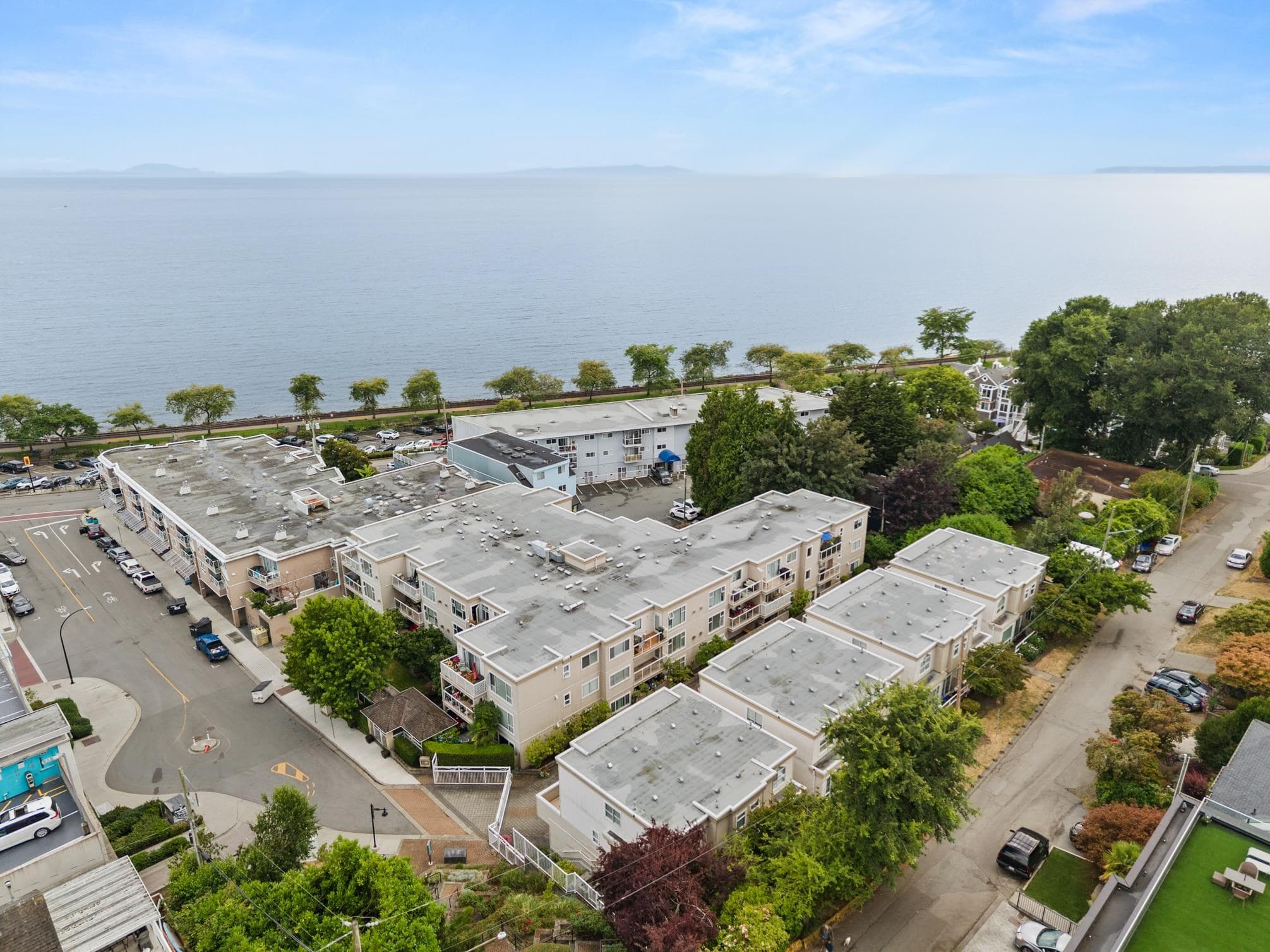 1157 Vidal Street, White Rock, V4B 3T4 — photo 2