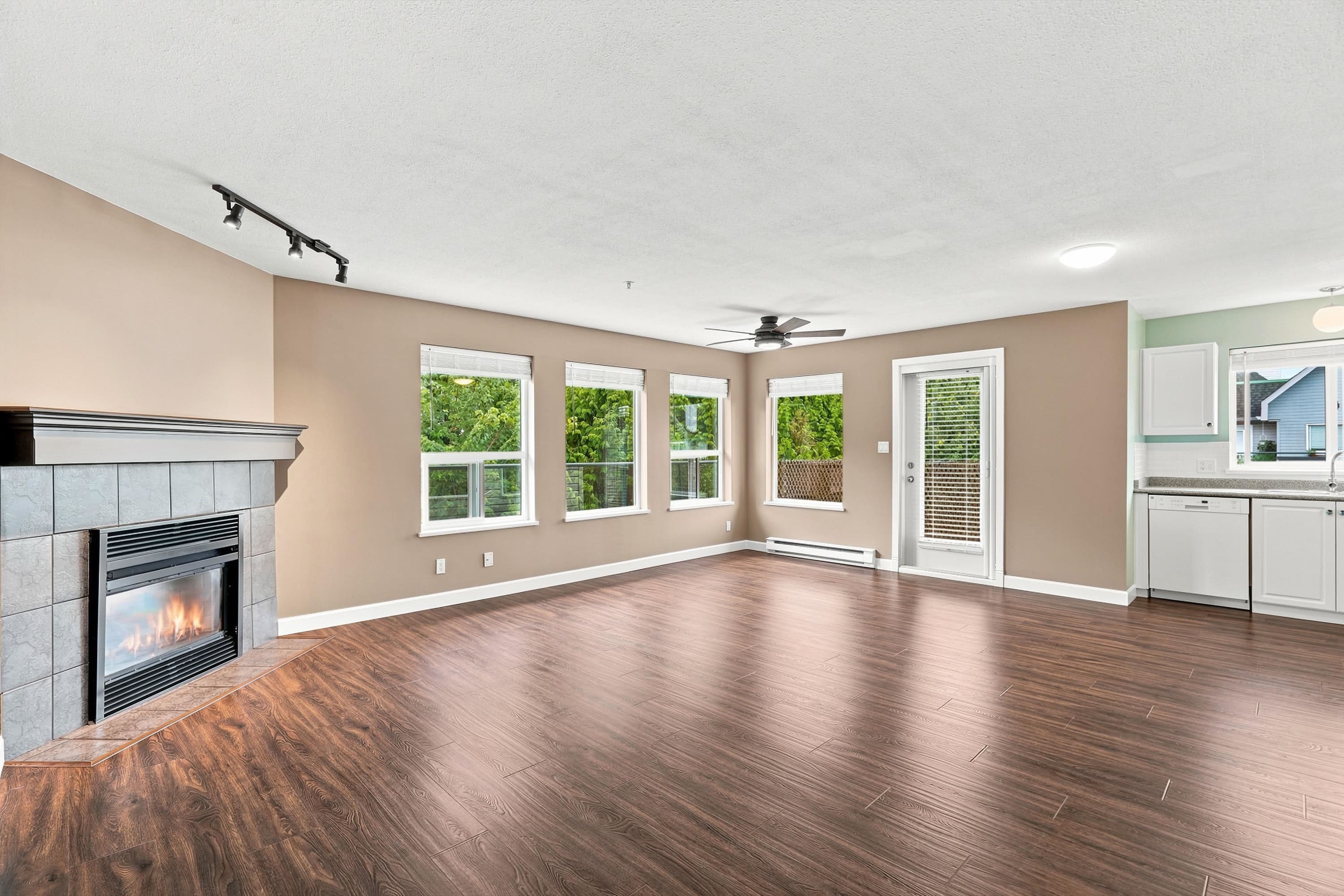 412 - 33718 King Road, Abbotsford, V2S 8J3 — photo 3