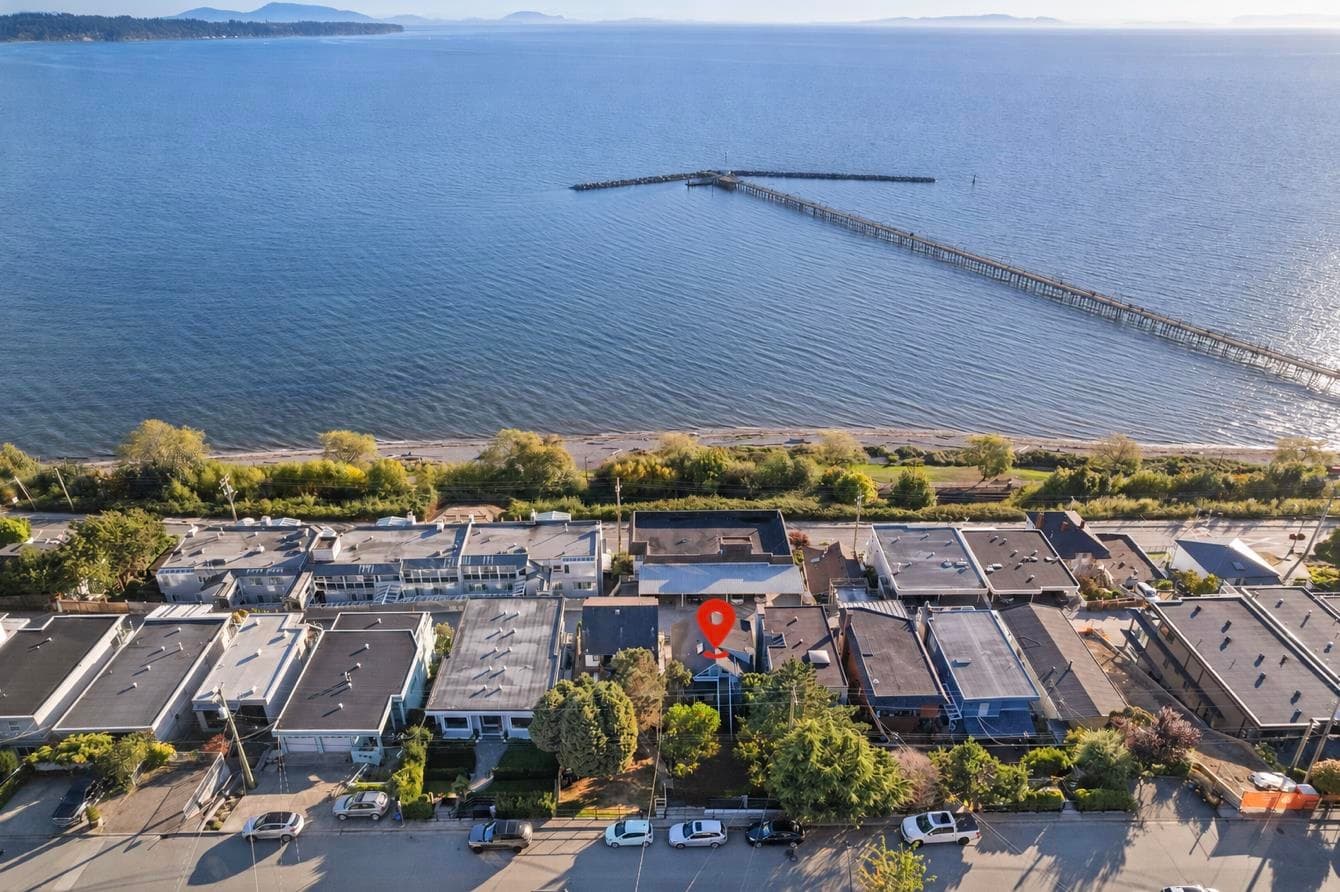 15152 Victoria Avenue, White Rock, V4B 1G3 — photo 1