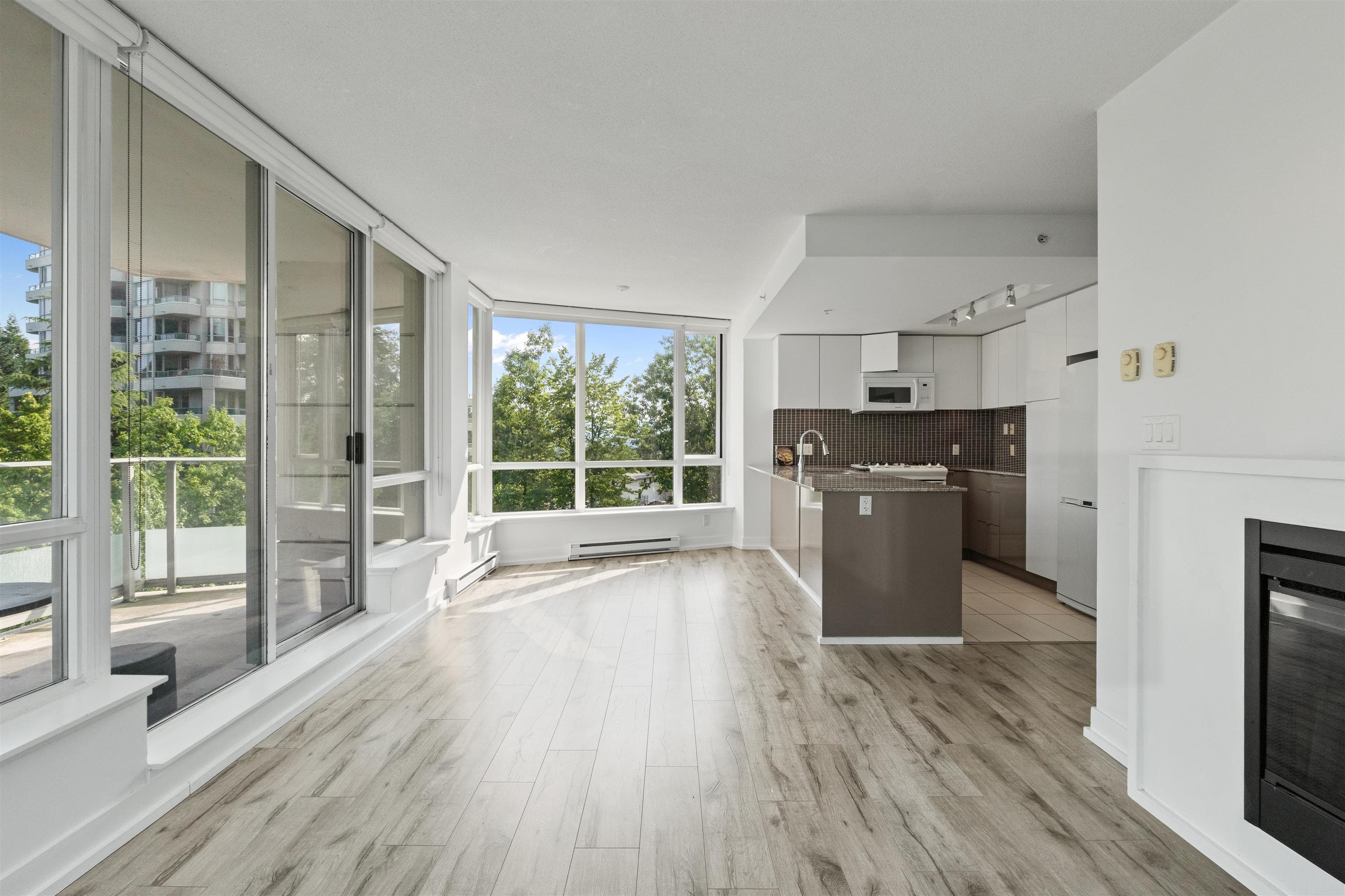 302 - 4808 Hazel Street, Burnaby