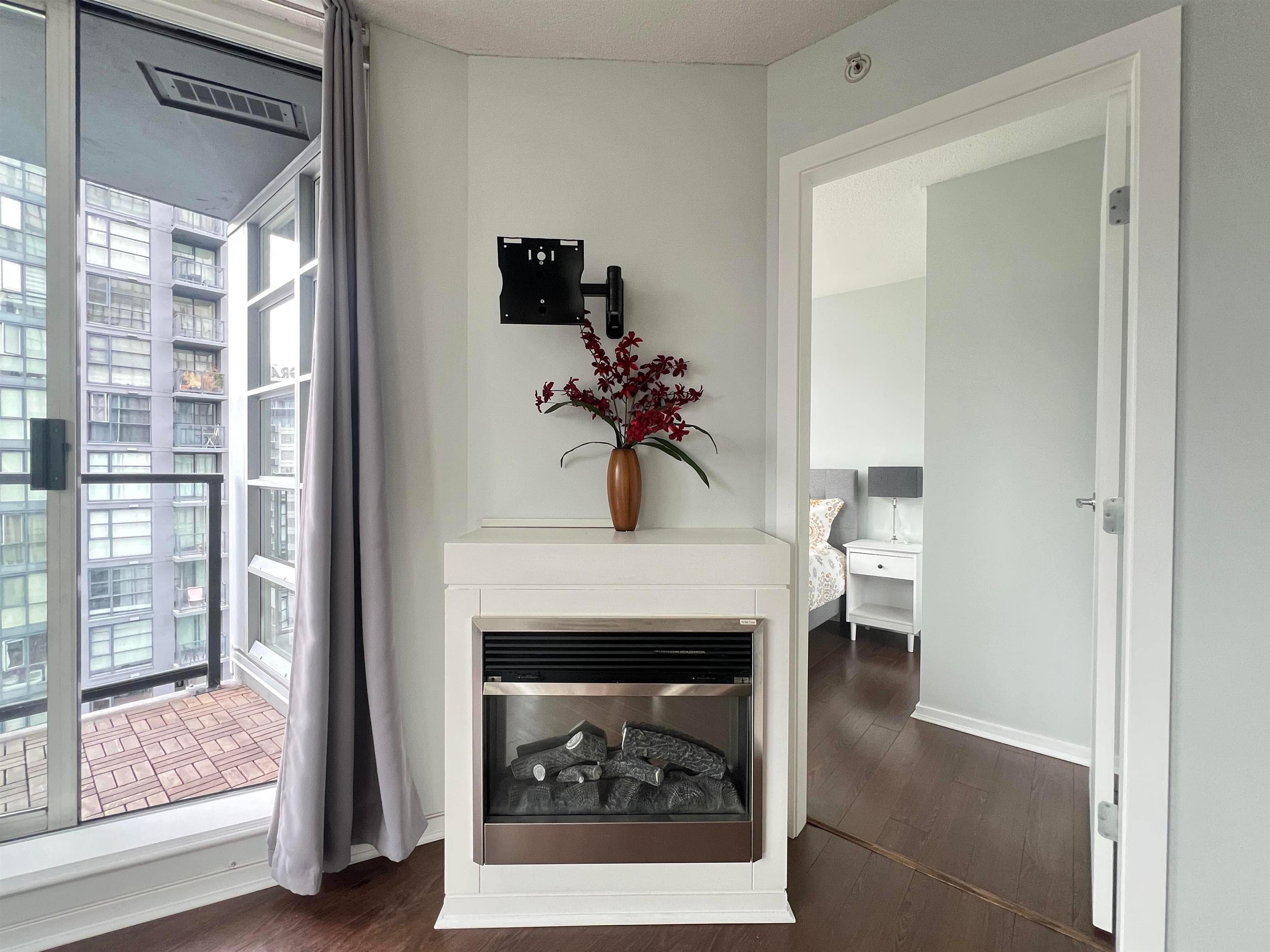 1102 - 1199 Seymour Street, Vancouver, V6B 1K3 — photo 4
