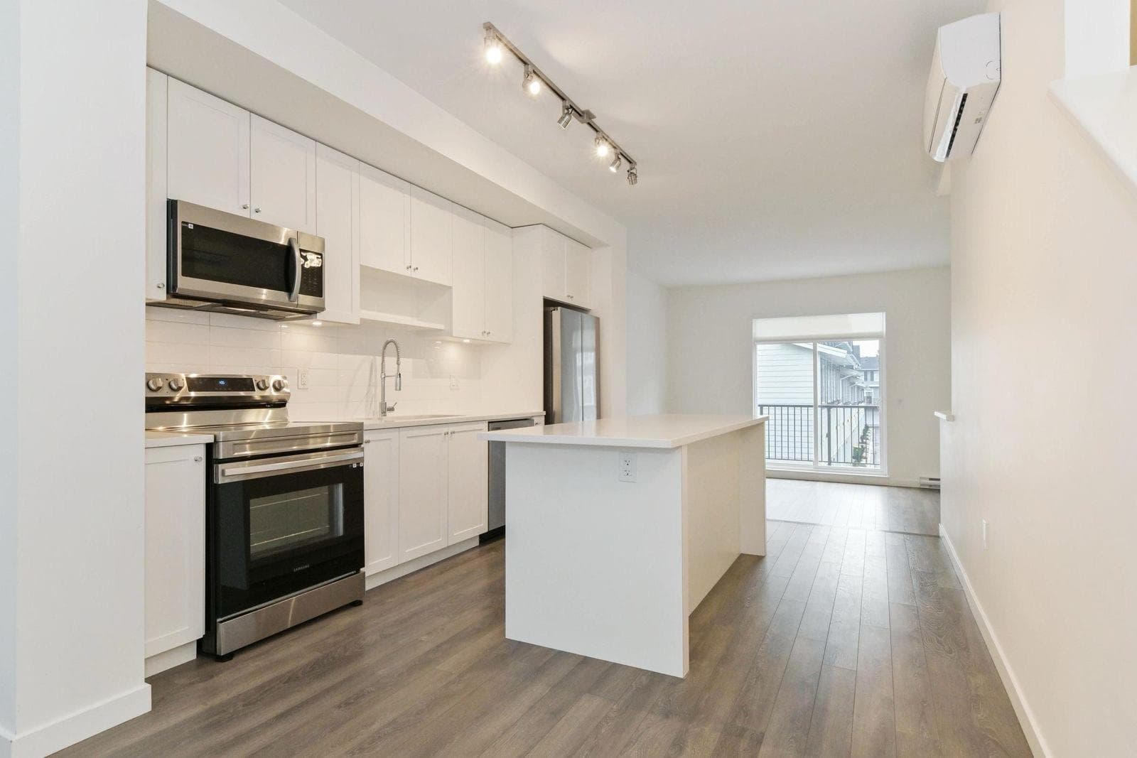 15778 85 Avenue, Surrey, V4N 6Z2 — photo 2