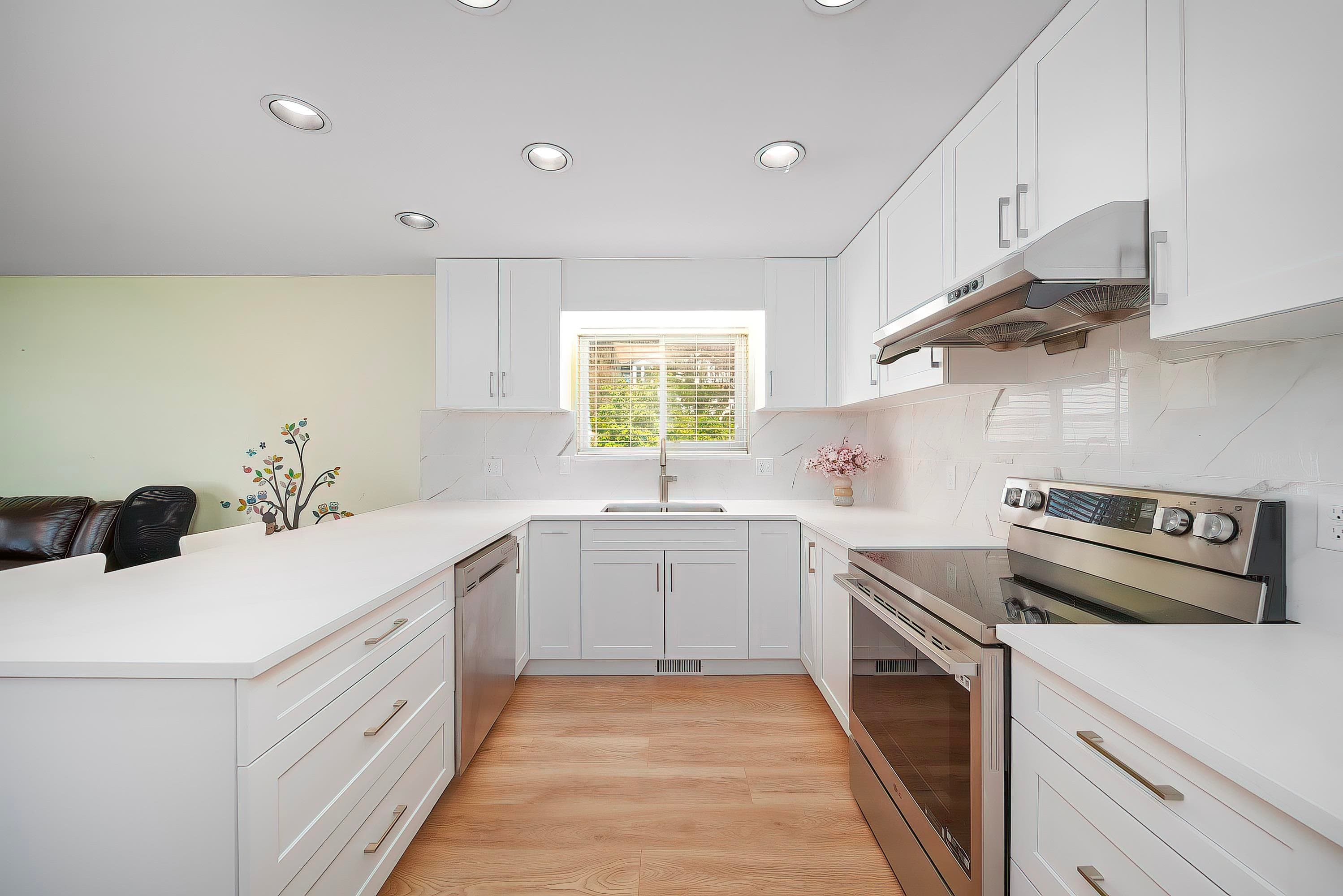 11 Harbour Place, Port Moody, V3H 4J8 — photo 5