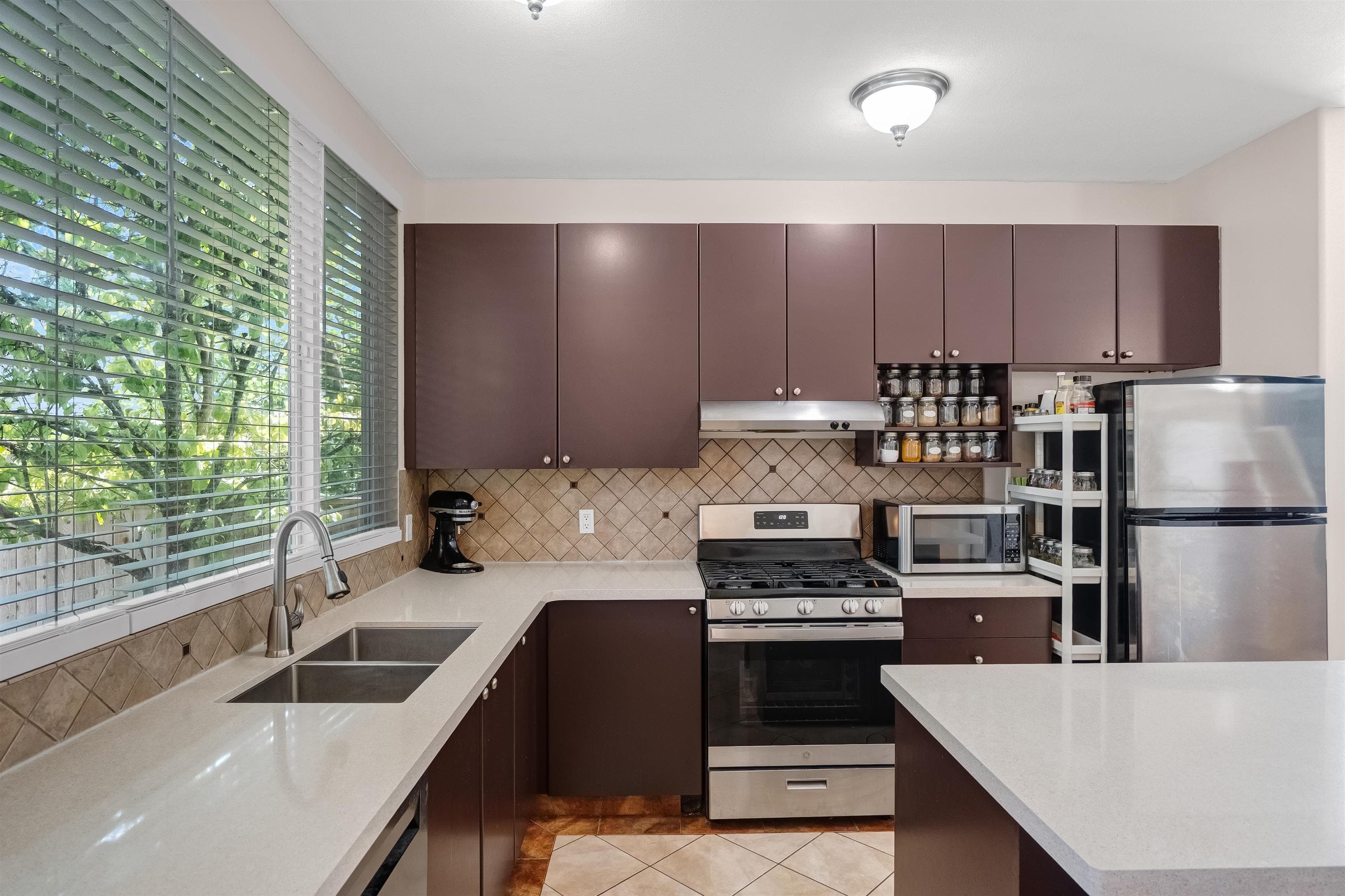10280 242b Street, Maple Ridge, V2W 1Y1 — photo 2