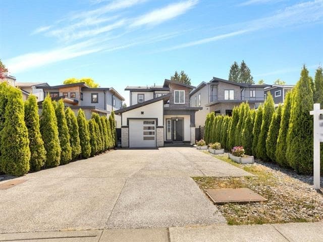15456 Russell Avenue, White Rock, V4B 2R3 — photo 2