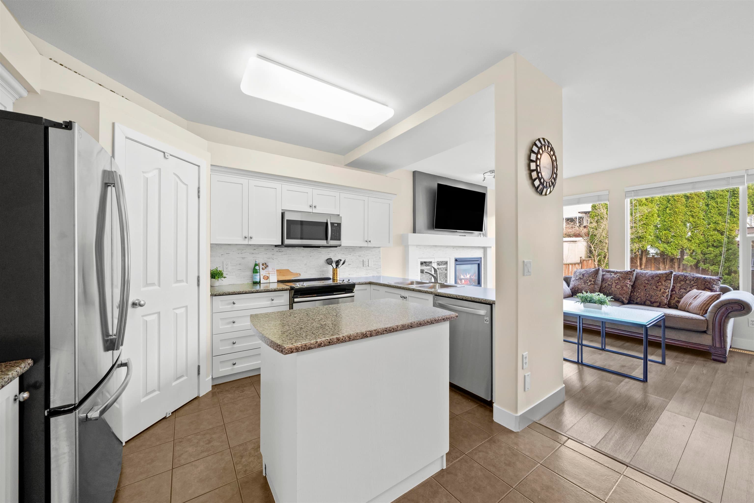 10292 242b Street, Maple Ridge, V2W 1Y1 — photo 5