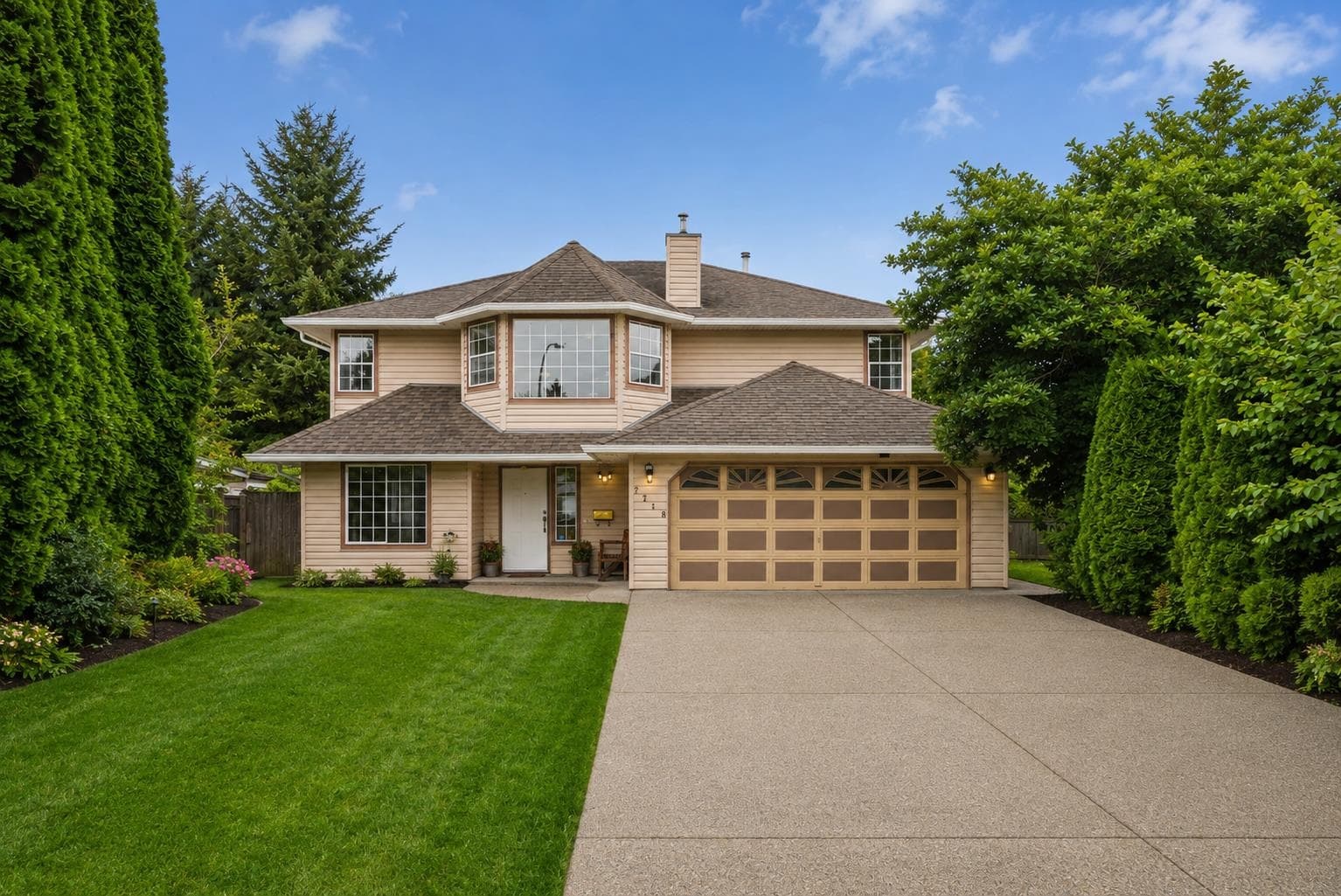 2749 Dehavilland Place, Abbotsford, V2T 5E2 — photo 2
