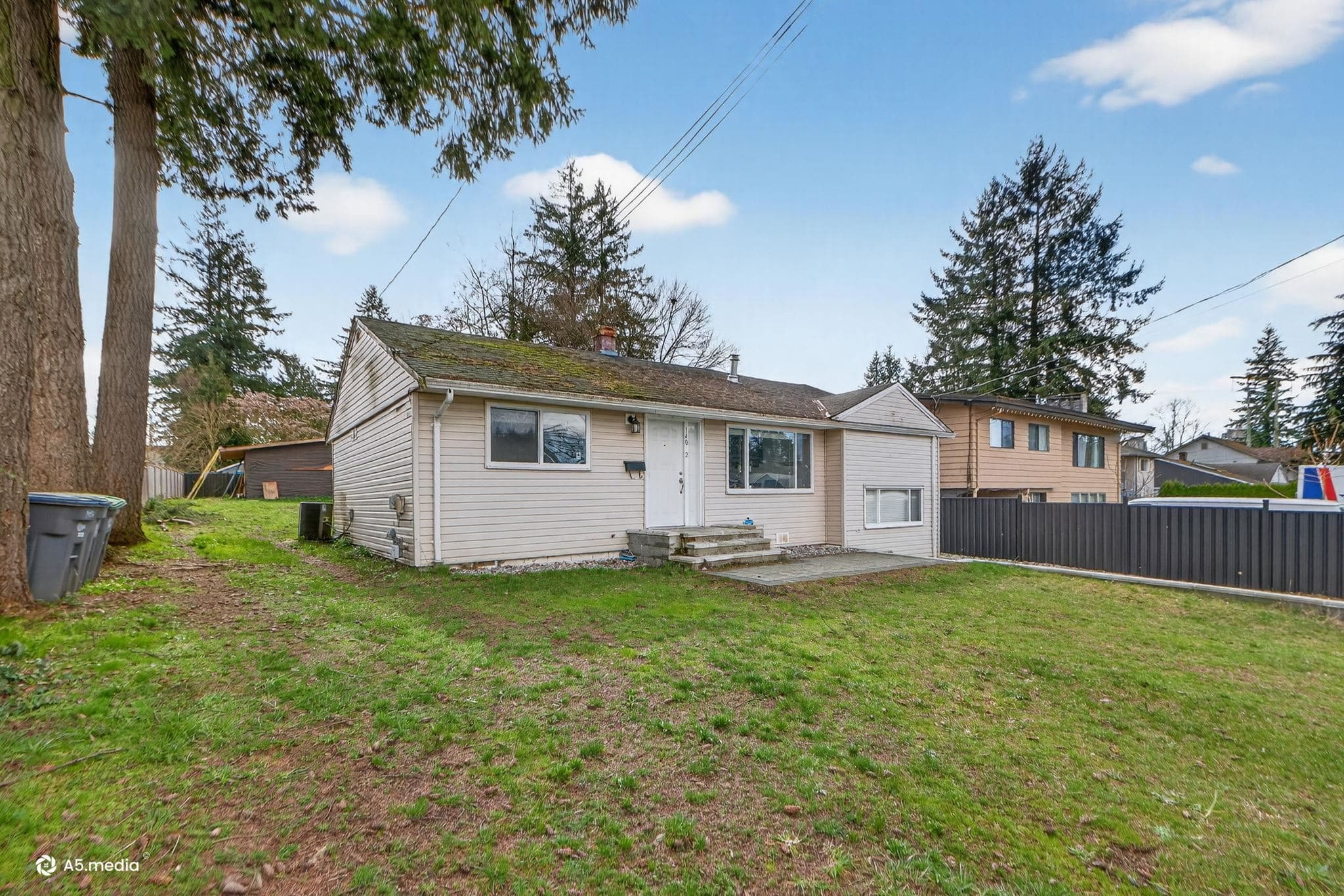 14032 Grosvenor Road, Surrey, V3R 5G5 — photo 3