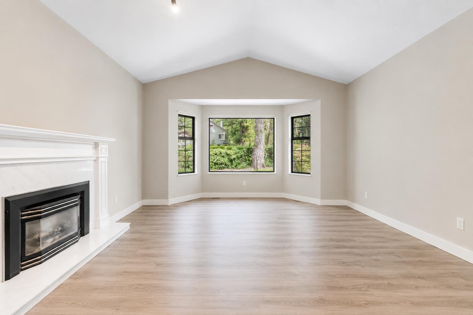 820 Seymour Boulevard, North Vancouver, V7J 2J6 — photo 3