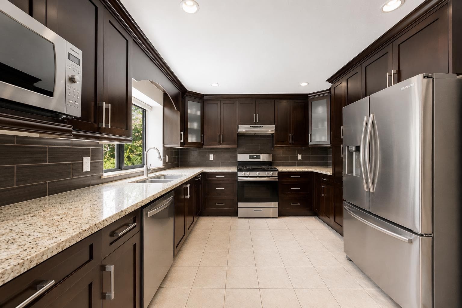 820 Seymour Boulevard, North Vancouver, V7J 2J6 — photo 4