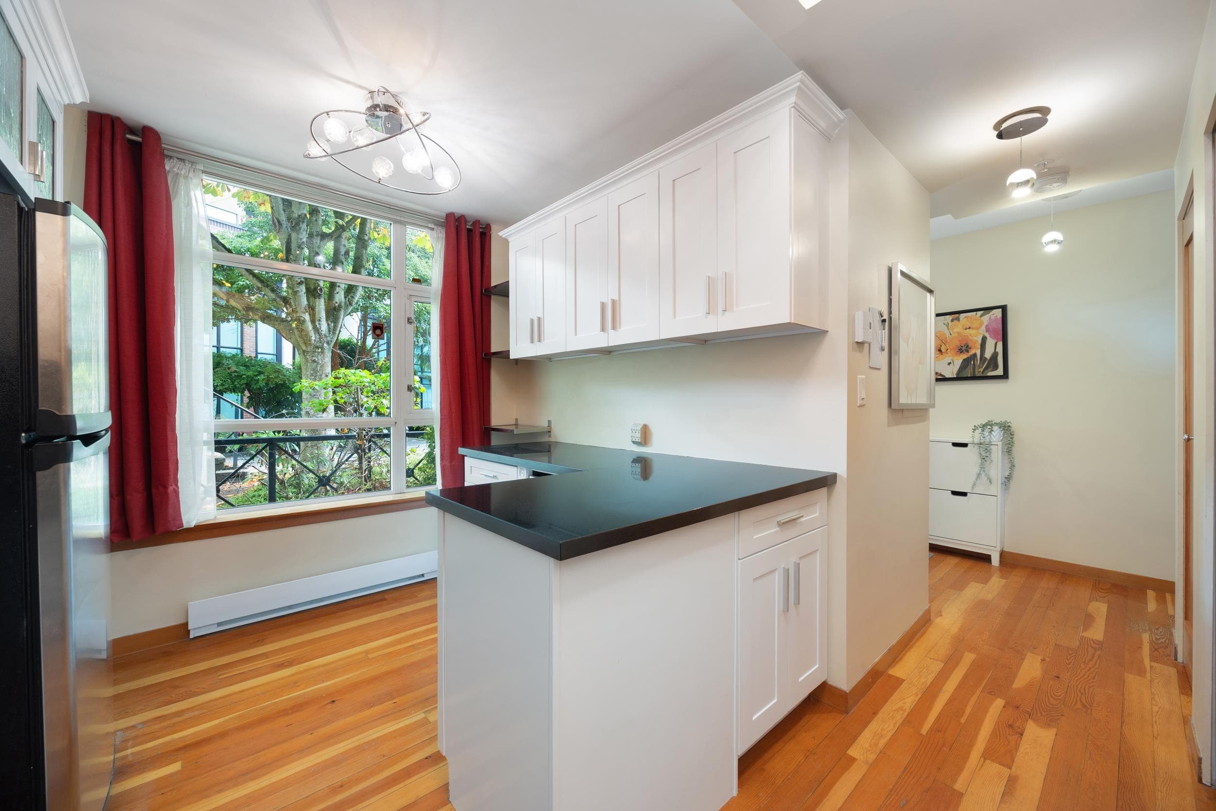 114 - 8 Renaissance Square, New Westminster, V3M 7A9 — photo 4