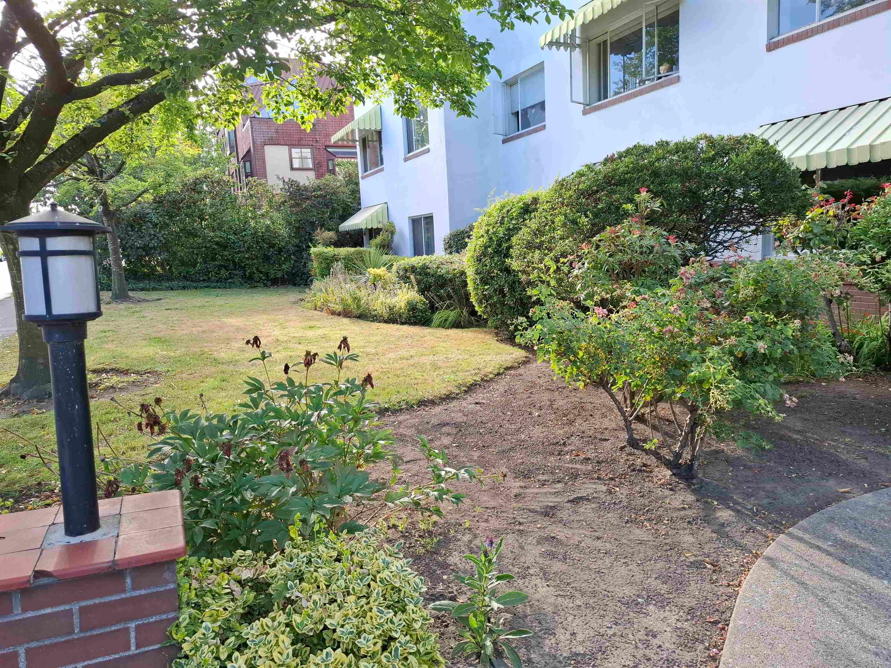 101 - 2469 Cornwall Avenue, Vancouver, V6K 1B9 — photo 3