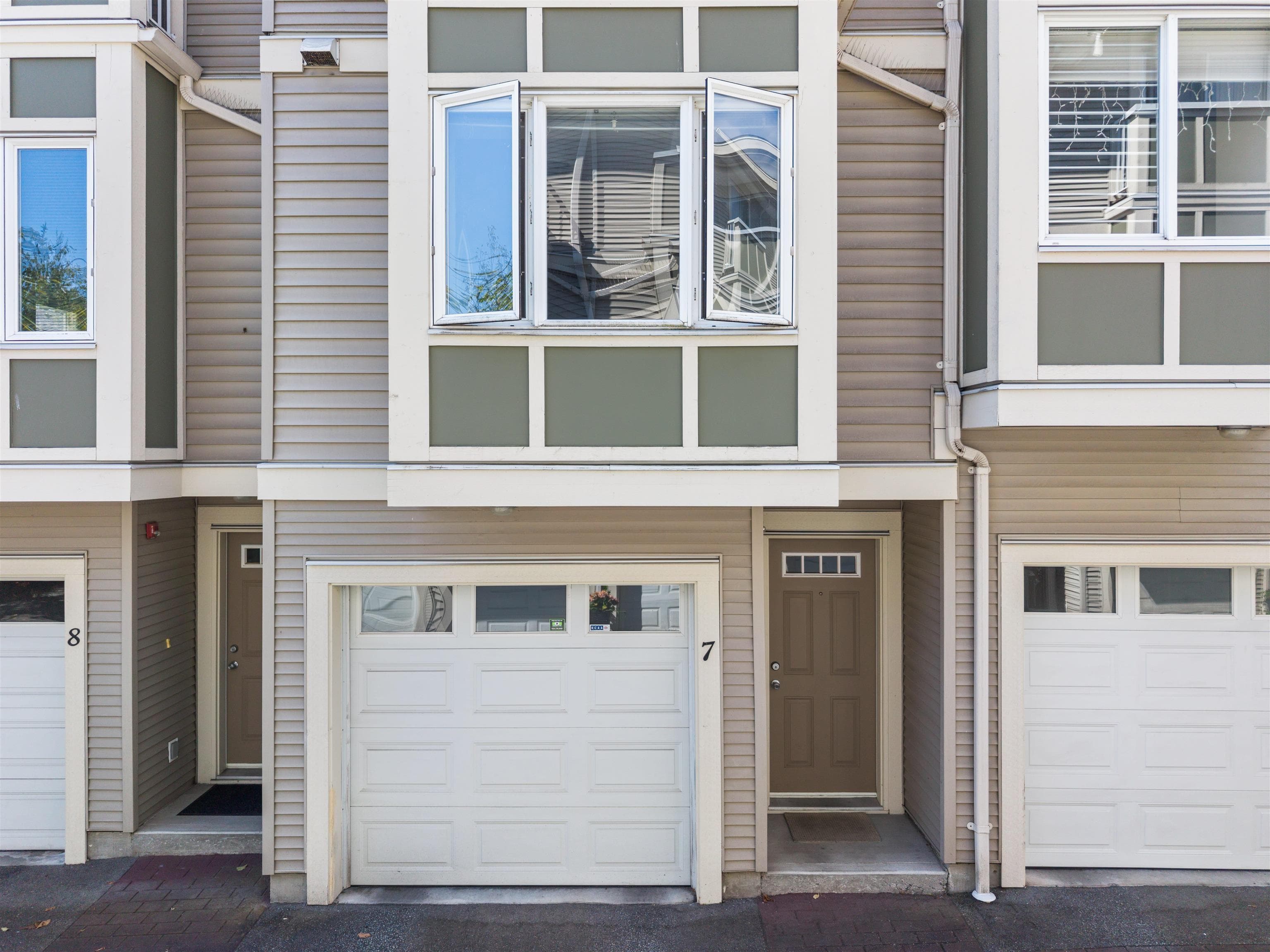 7 - 6498 Elgin Avenue, Burnaby, V5H 3S6 — photo 2