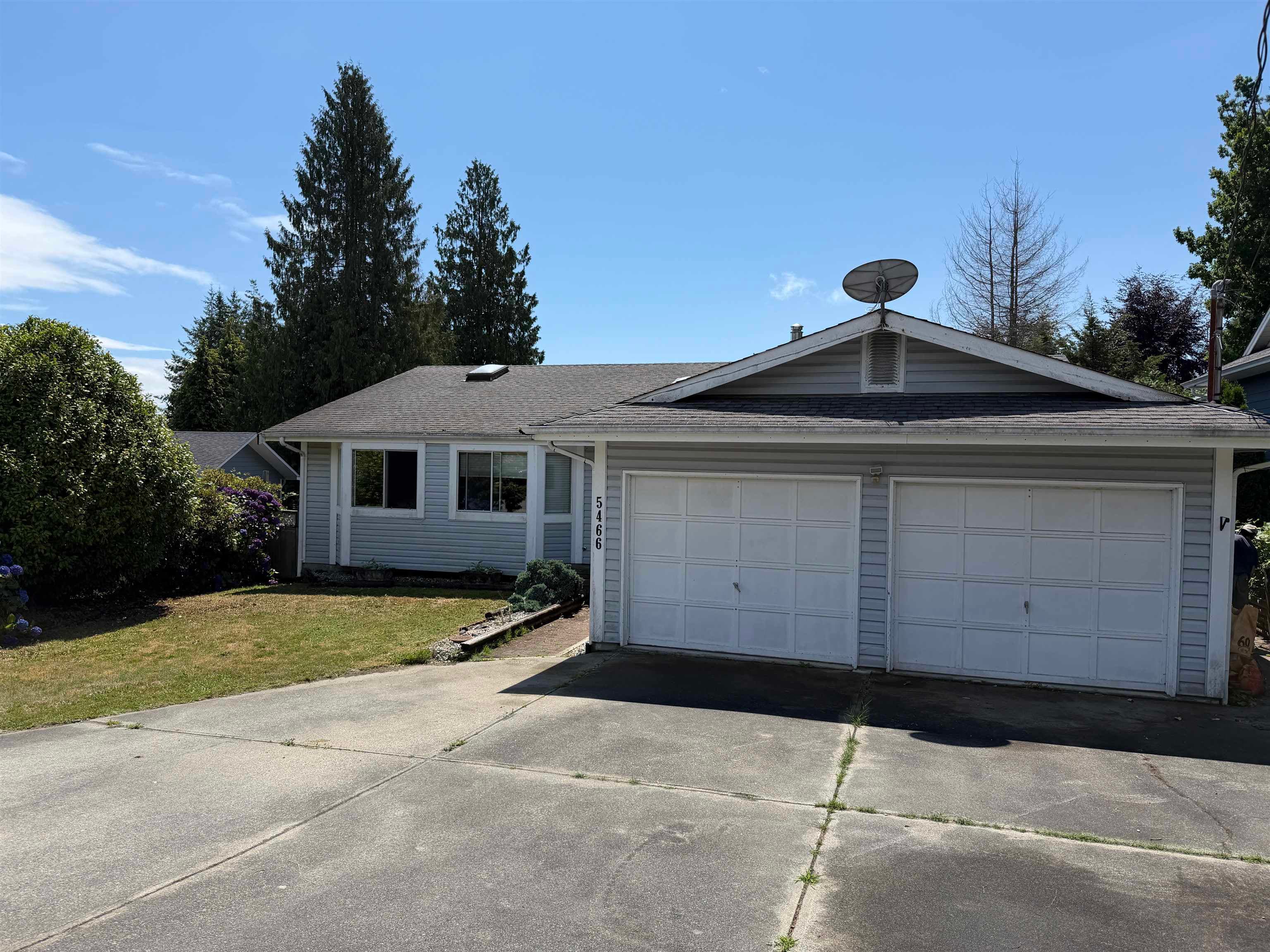 5466 Carnaby Place, Sechelt