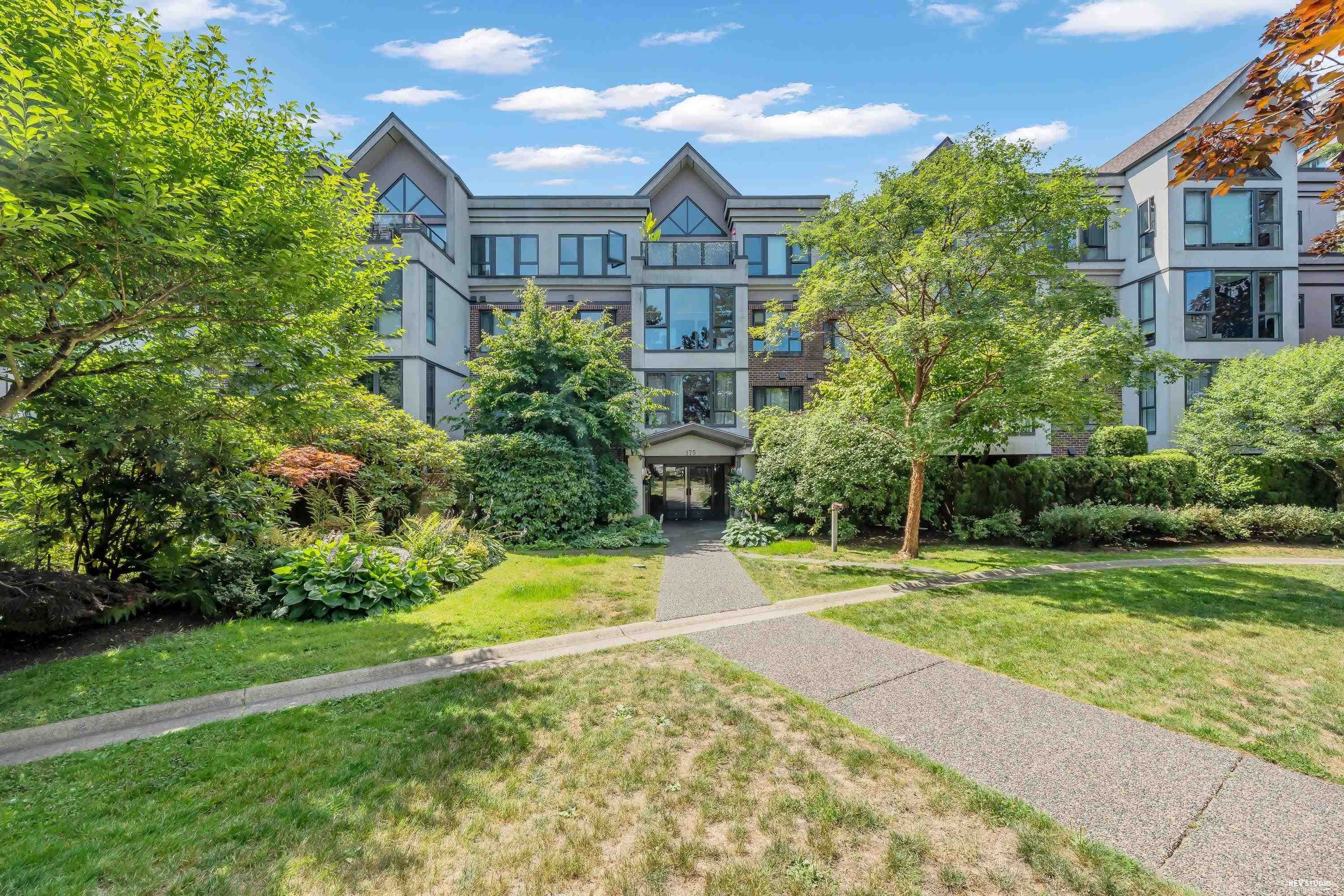 210 - 175 E 10th Street, North Vancouver