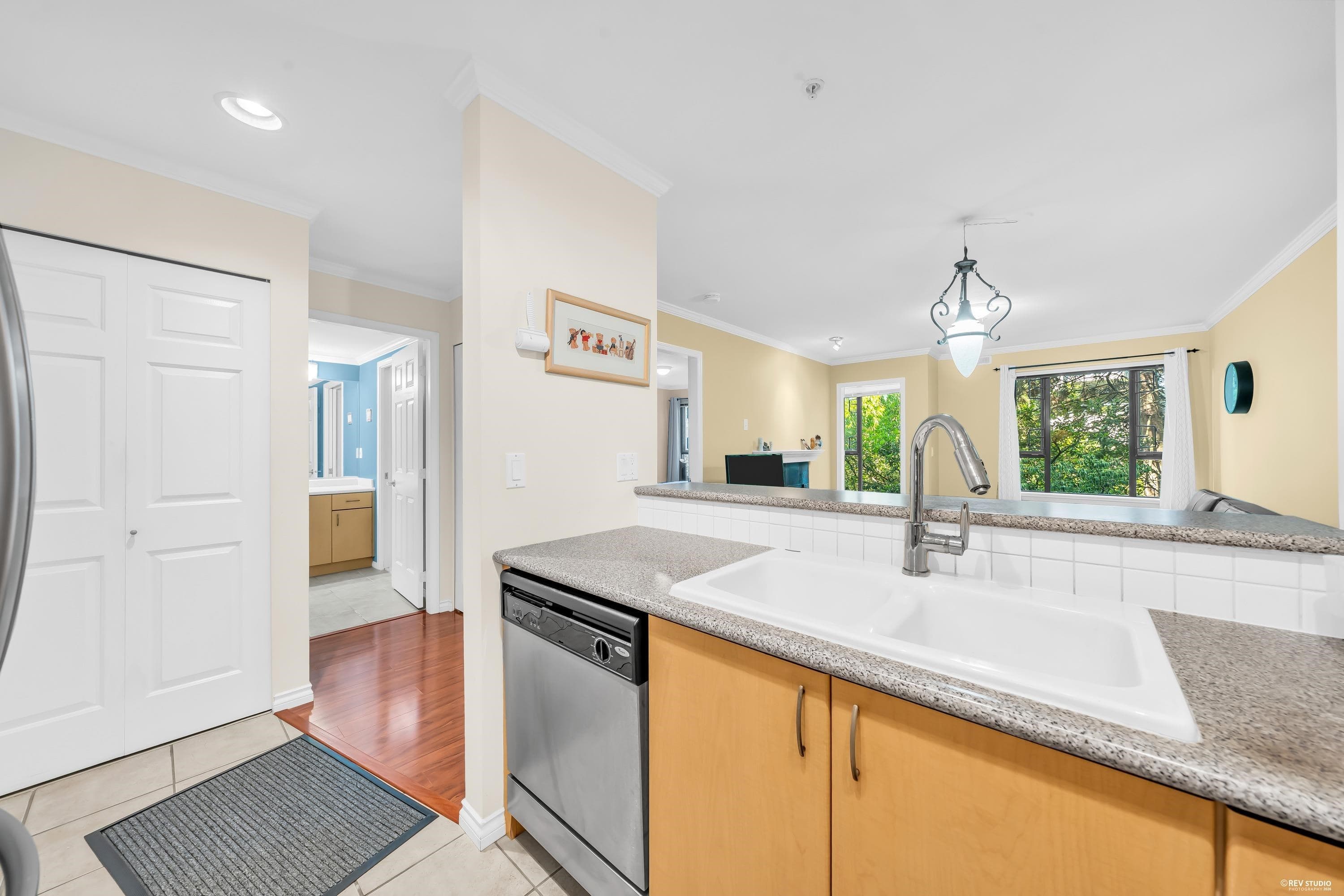 210 - 175 E 10th Street, North Vancouver, V7L 4W1 — photo 5