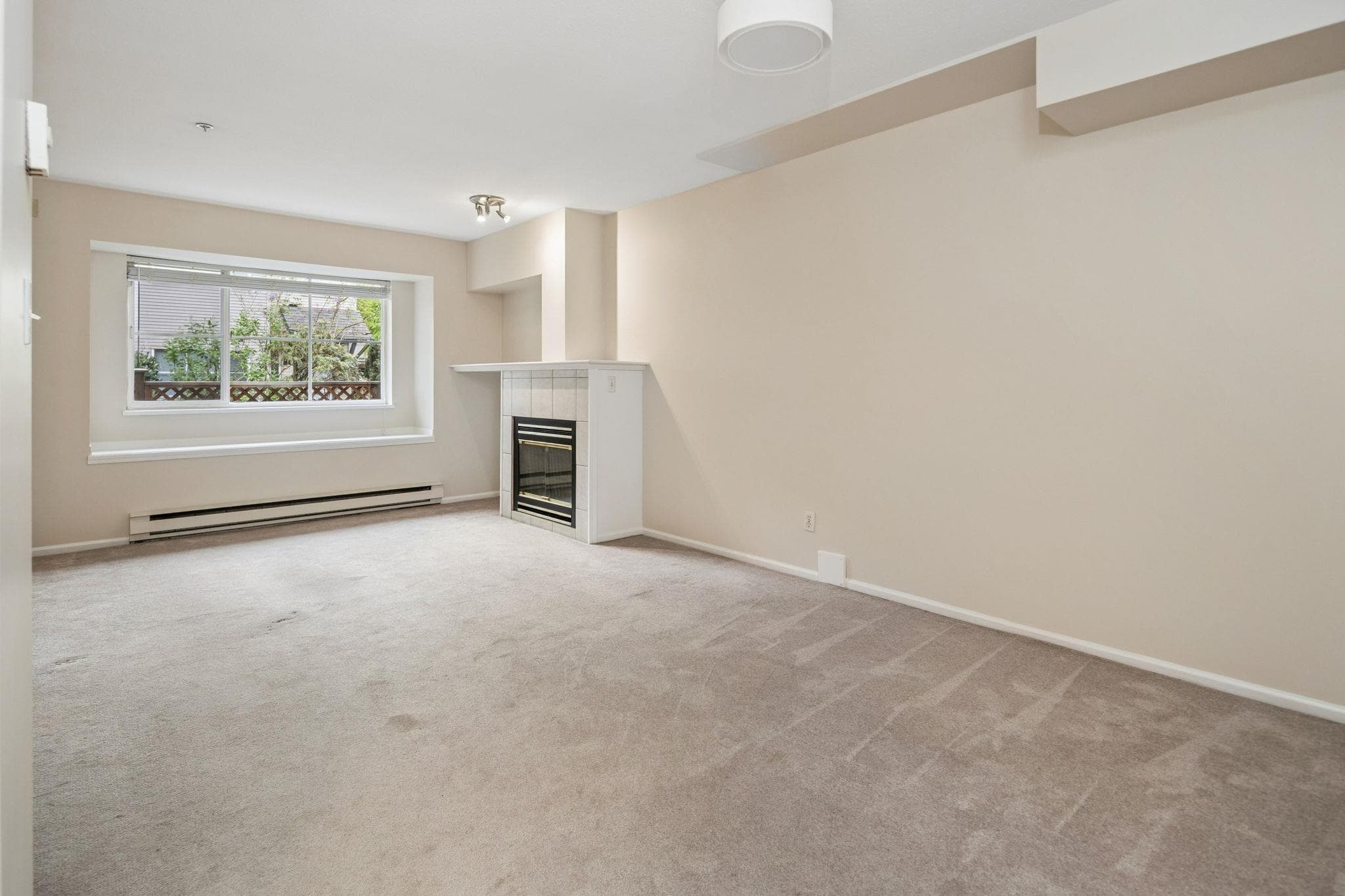 29 - 12449 191 Street, Pitt Meadows, V3Y 2R4 — photo 2